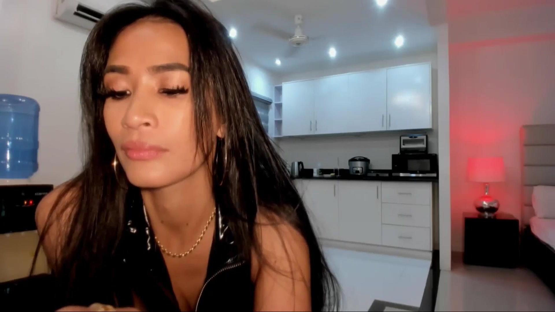 Gallery image thumbnail from AsianGoddesX's myfreecams stream on, 06/07/2025, 08:46 image 4 of 20