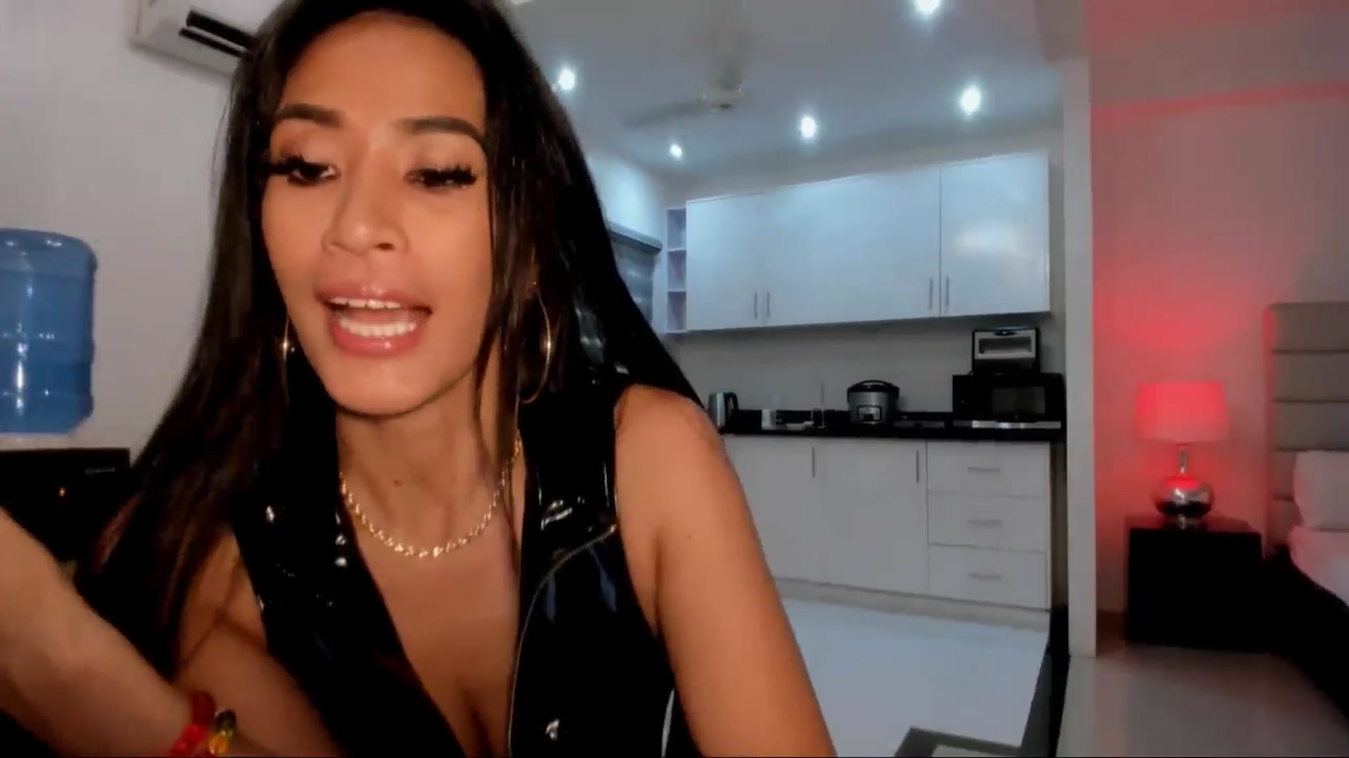Gallery image thumbnail from AsianGoddesX's myfreecams stream on, 06/07/2025, 08:46 image 5 of 20