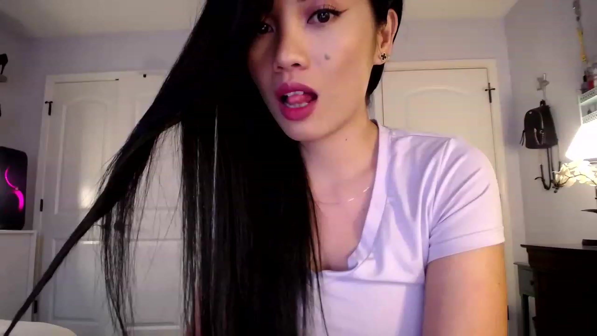 Gallery image thumbnail from AsianLuv_4U's myfreecams stream on, 11/14/2022, 19:55 image 6 of 20