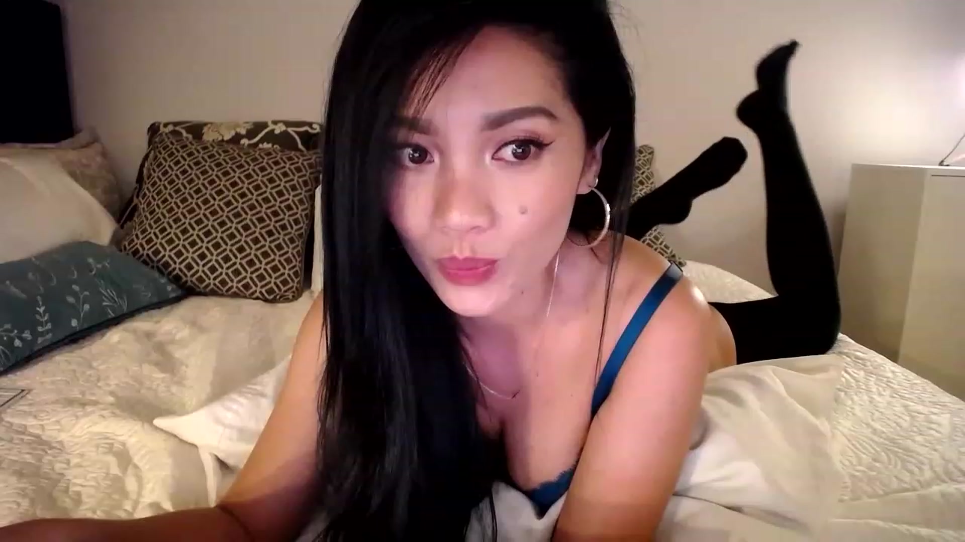 Gallery image thumbnail from AsianLuv_4U's myfreecams stream on, 11/20/2022, 03:28 image 20 of 20