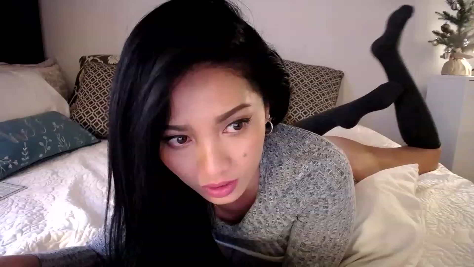 Gallery image thumbnail from AsianLuv_4U's myfreecams stream on, 12/16/2022, 20:47 image 6 of 20