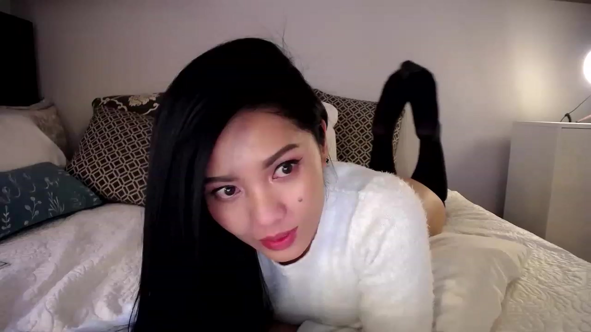 Gallery image thumbnail from AsianLuv_4U's myfreecams stream on, 12/27/2022, 19:57 image 14 of 20
