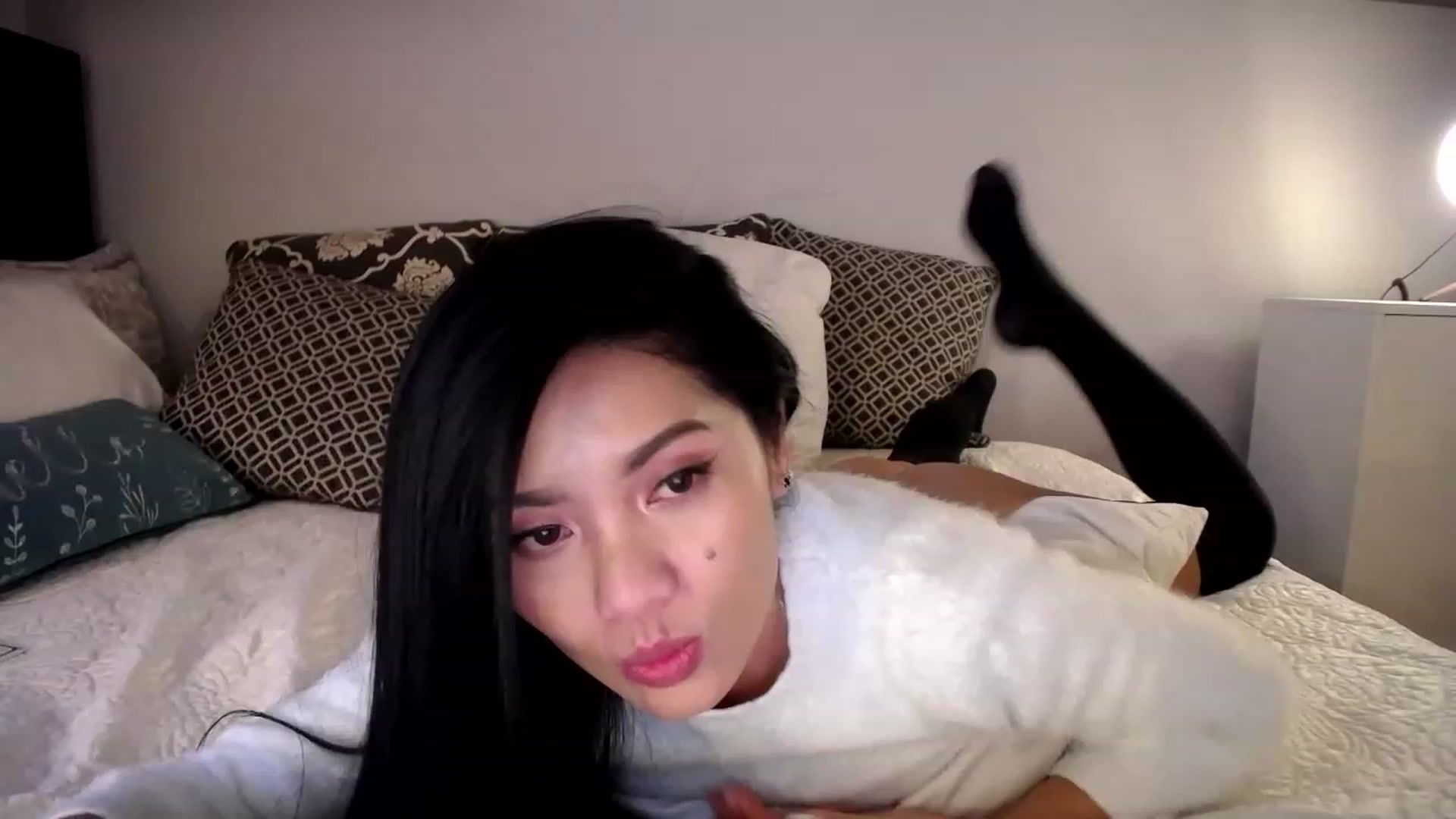 Gallery image thumbnail from AsianLuv_4U's myfreecams stream on, 12/27/2022, 19:57 image 18 of 20