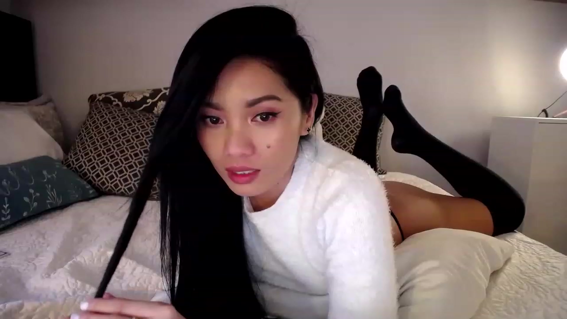 Gallery image thumbnail from AsianLuv_4U's myfreecams stream on, 12/27/2022, 19:57 image 15 of 20