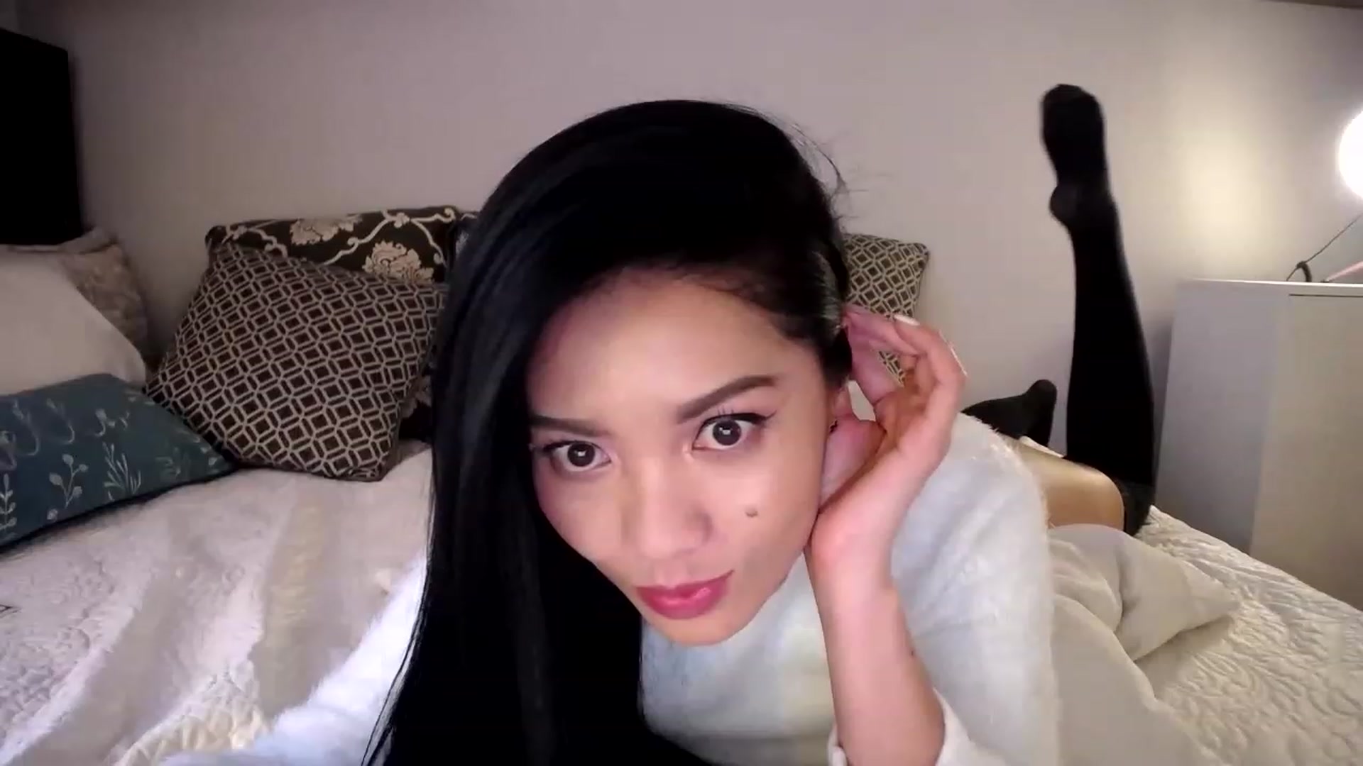 Gallery image thumbnail from AsianLuv_4U's myfreecams stream on, 12/27/2022, 19:57 image 12 of 20