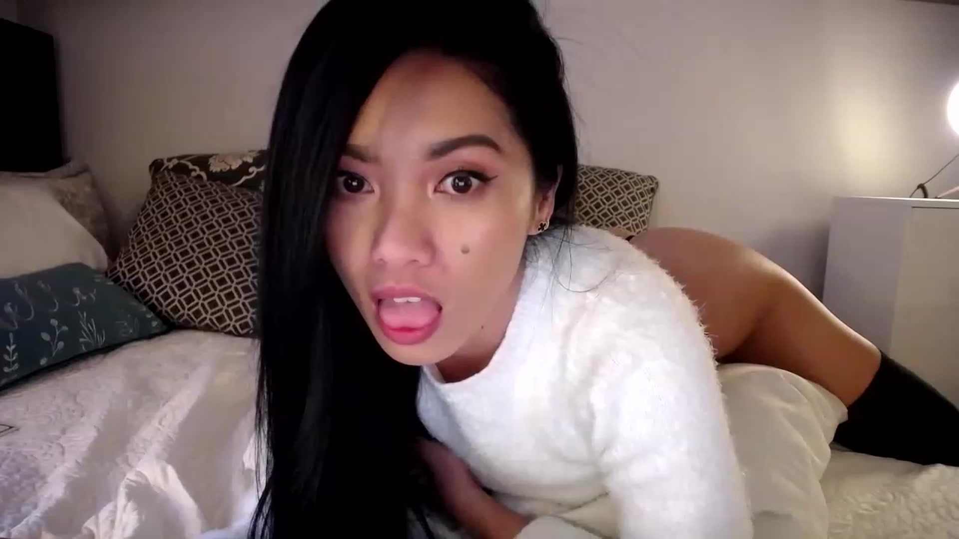 Gallery image thumbnail from AsianLuv_4U's myfreecams stream on, 12/27/2022, 19:57 image 20 of 20