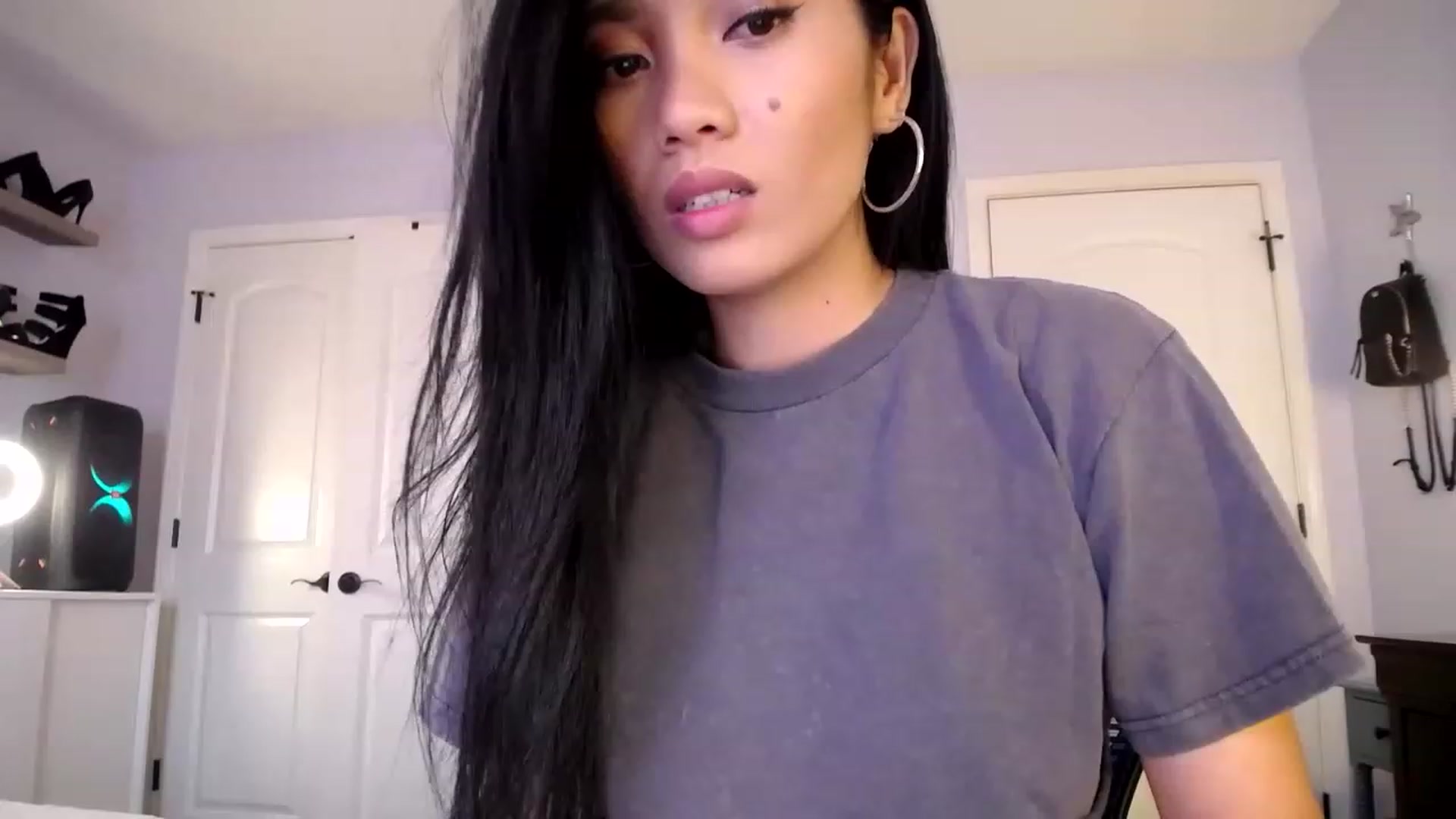 Gallery image thumbnail from AsianLuv_4U's myfreecams stream on, 01/19/2023, 20:38 image 17 of 20