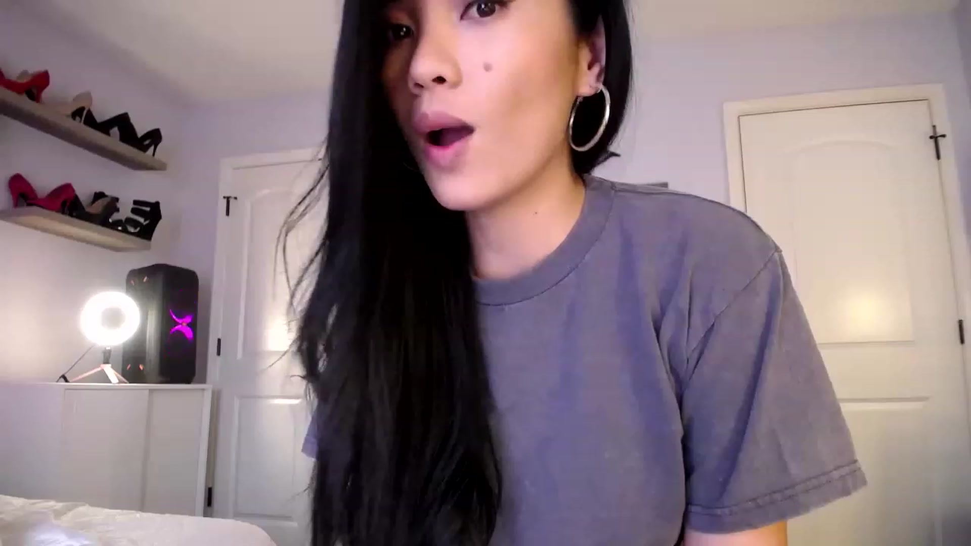 Gallery image thumbnail from AsianLuv_4U's myfreecams stream on, 01/19/2023, 20:38 image 8 of 20