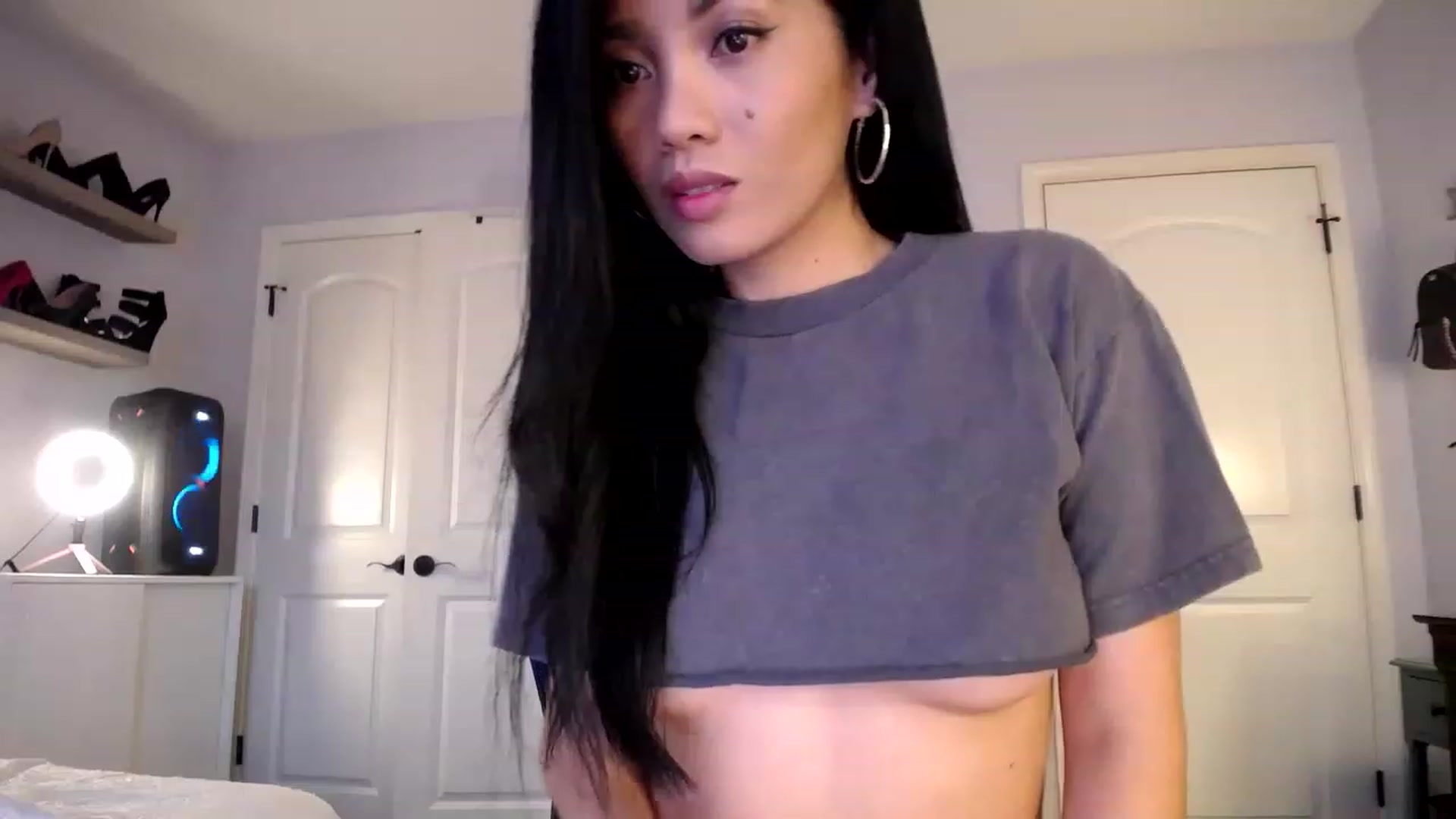Gallery image thumbnail from AsianLuv_4U's myfreecams stream on, 01/19/2023, 20:38 image 9 of 20