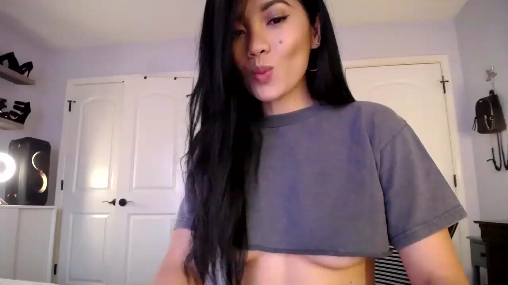 Gallery image thumbnail from AsianLuv_4U's myfreecams stream on, 01/19/2023, 20:38 image 18 of 20