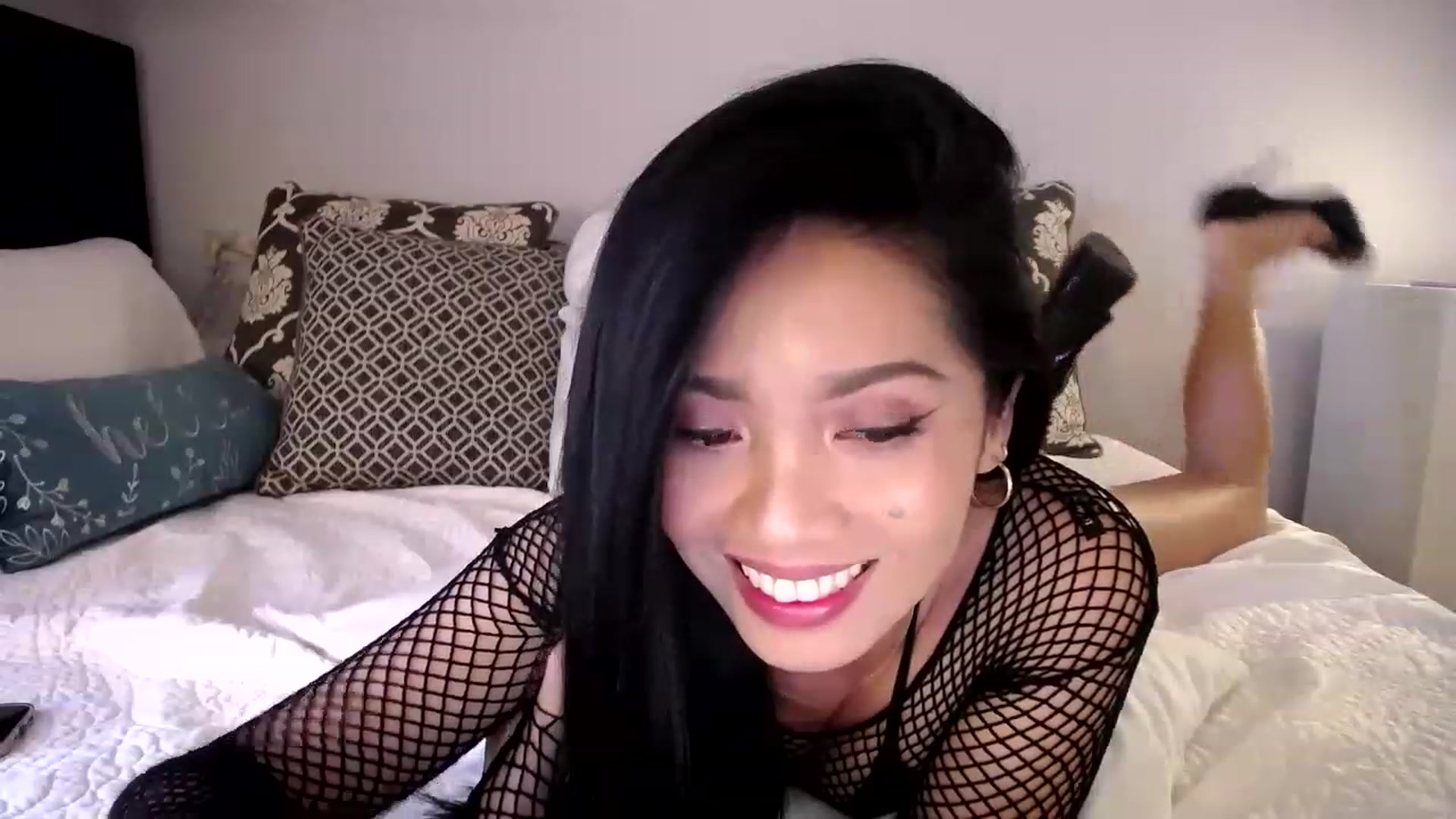 Gallery image thumbnail from AsianLuv_4U's myfreecams stream on, 01/20/2023, 19:13 image 15 of 20