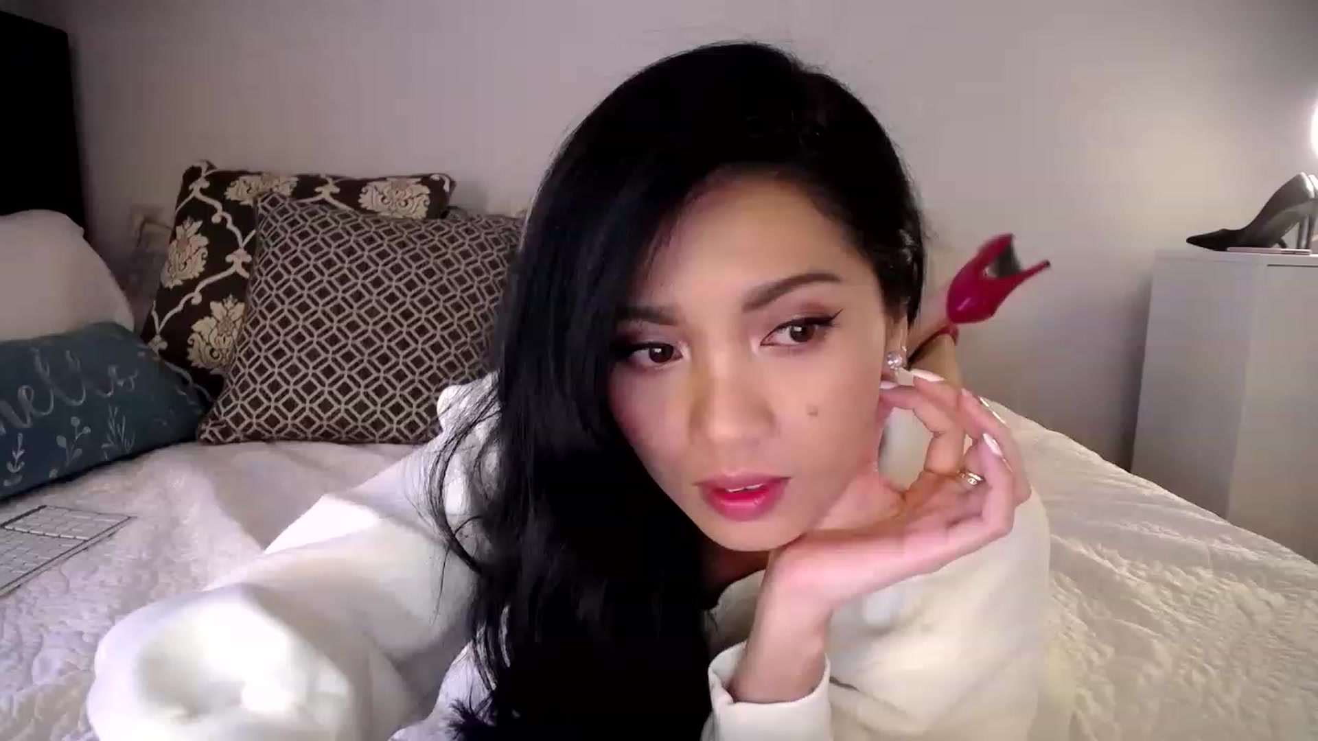 Gallery image thumbnail from AsianLuv_4U's myfreecams stream on, 01/27/2023, 18:10 image 13 of 20