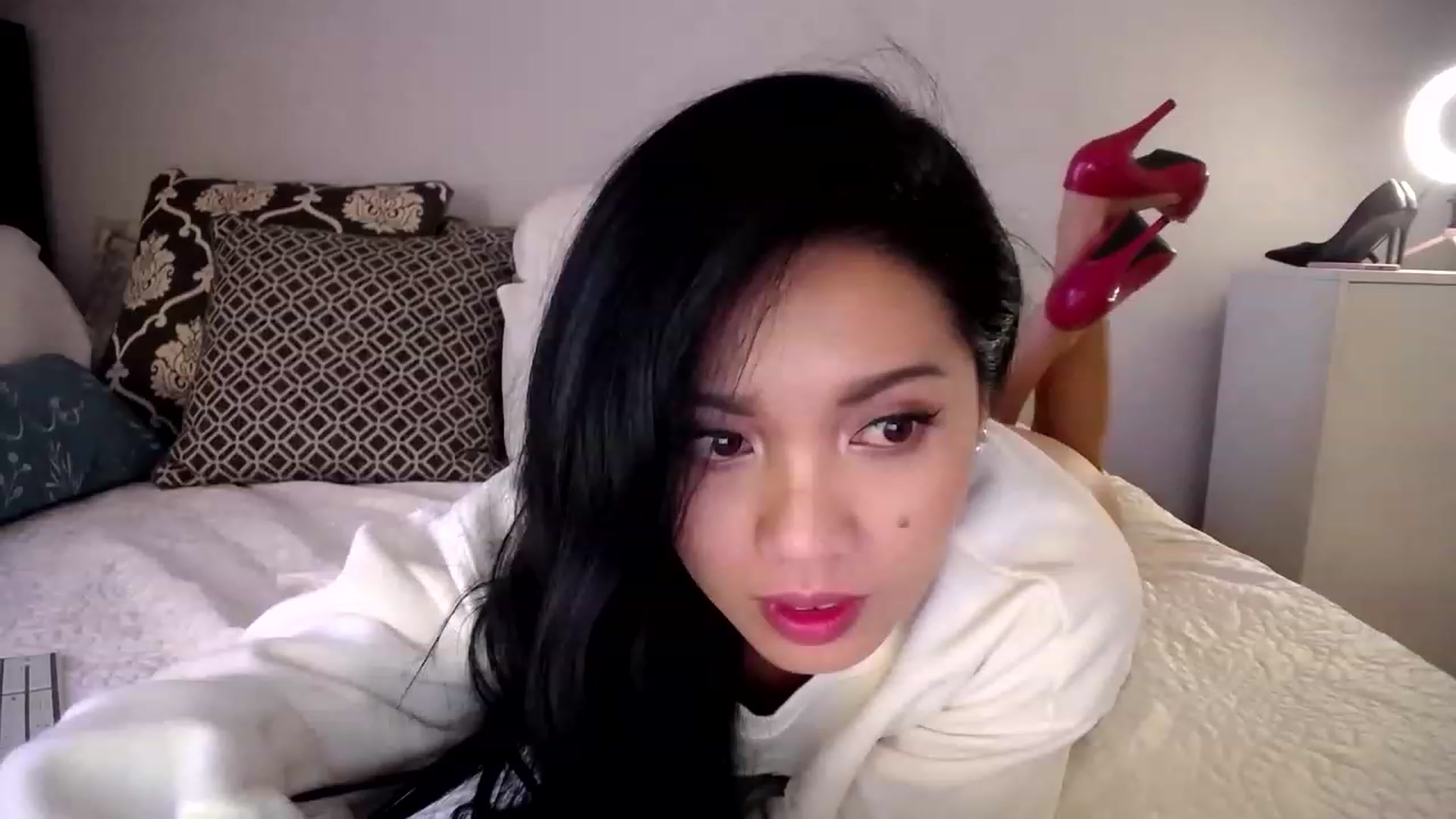 Gallery image thumbnail from AsianLuv_4U's myfreecams stream on, 01/27/2023, 19:25 image 15 of 20