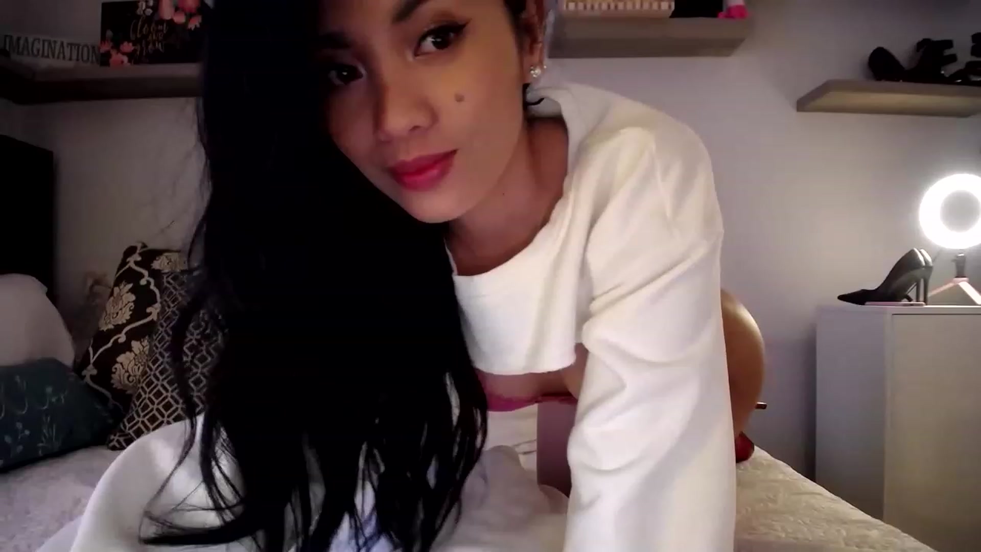 Gallery image thumbnail from AsianLuv_4U's myfreecams stream on, 01/27/2023, 19:25 image 11 of 20