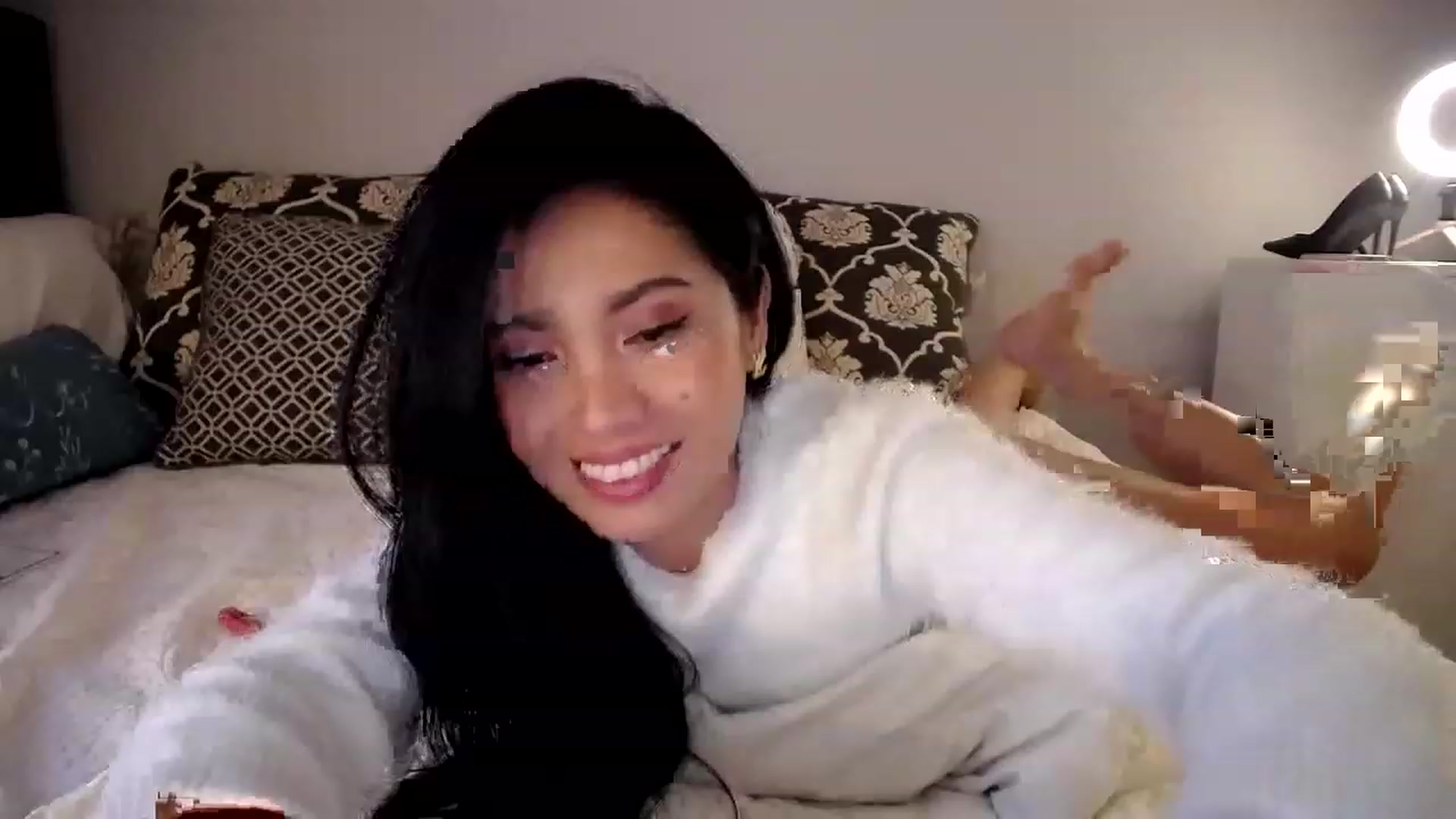 Gallery image thumbnail from AsianLuv_4U's myfreecams stream on, 01/28/2023, 18:23 image 11 of 20