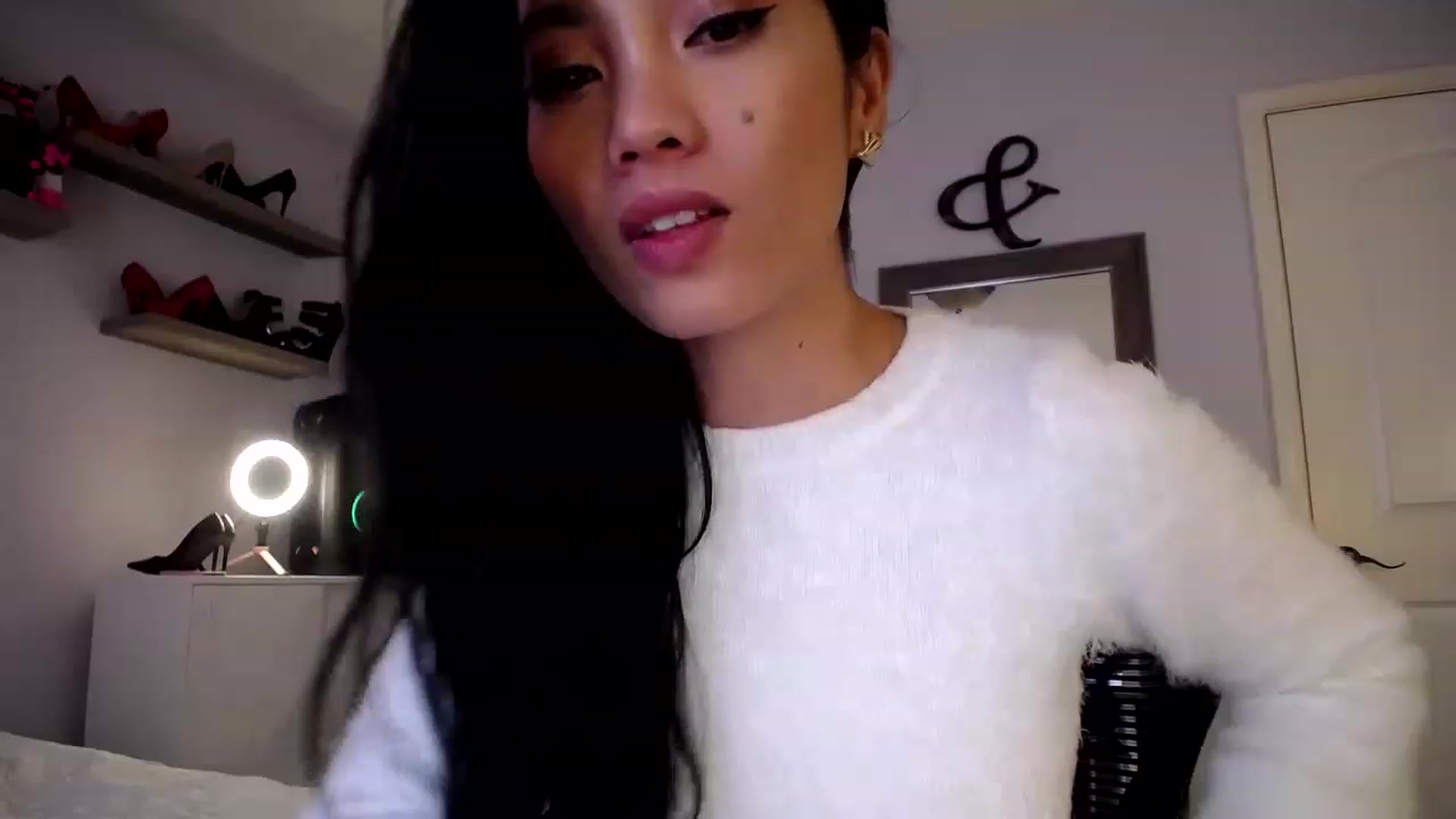 Gallery image thumbnail from AsianLuv_4U's myfreecams stream on, 01/28/2023, 20:58 image 5 of 20