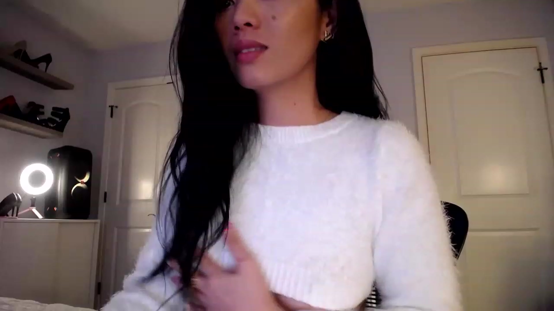 Gallery image thumbnail from AsianLuv_4U's myfreecams stream on, 01/28/2023, 20:58 image 7 of 20
