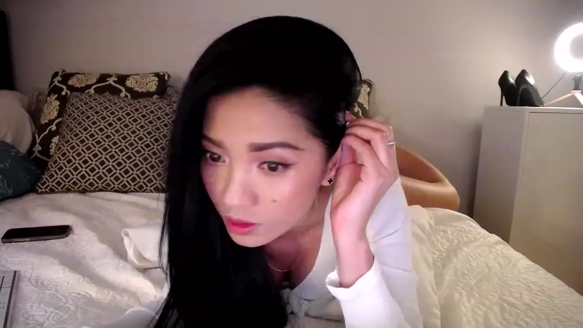 Gallery image thumbnail from AsianLuv_4U's myfreecams stream on, 01/30/2023, 18:22 image 10 of 20