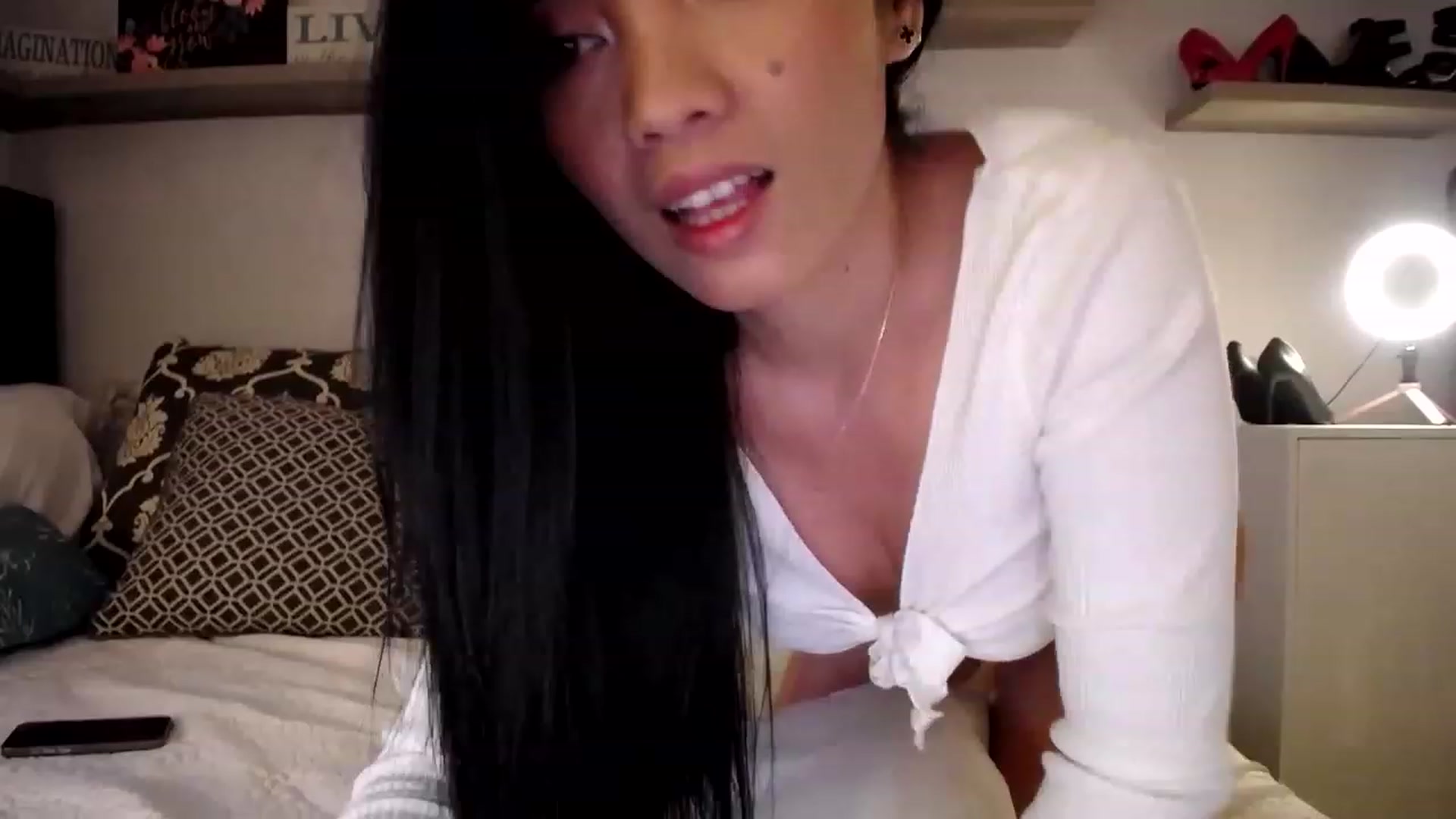 Gallery image thumbnail from AsianLuv_4U's myfreecams stream on, 01/30/2023, 18:22 image 9 of 20