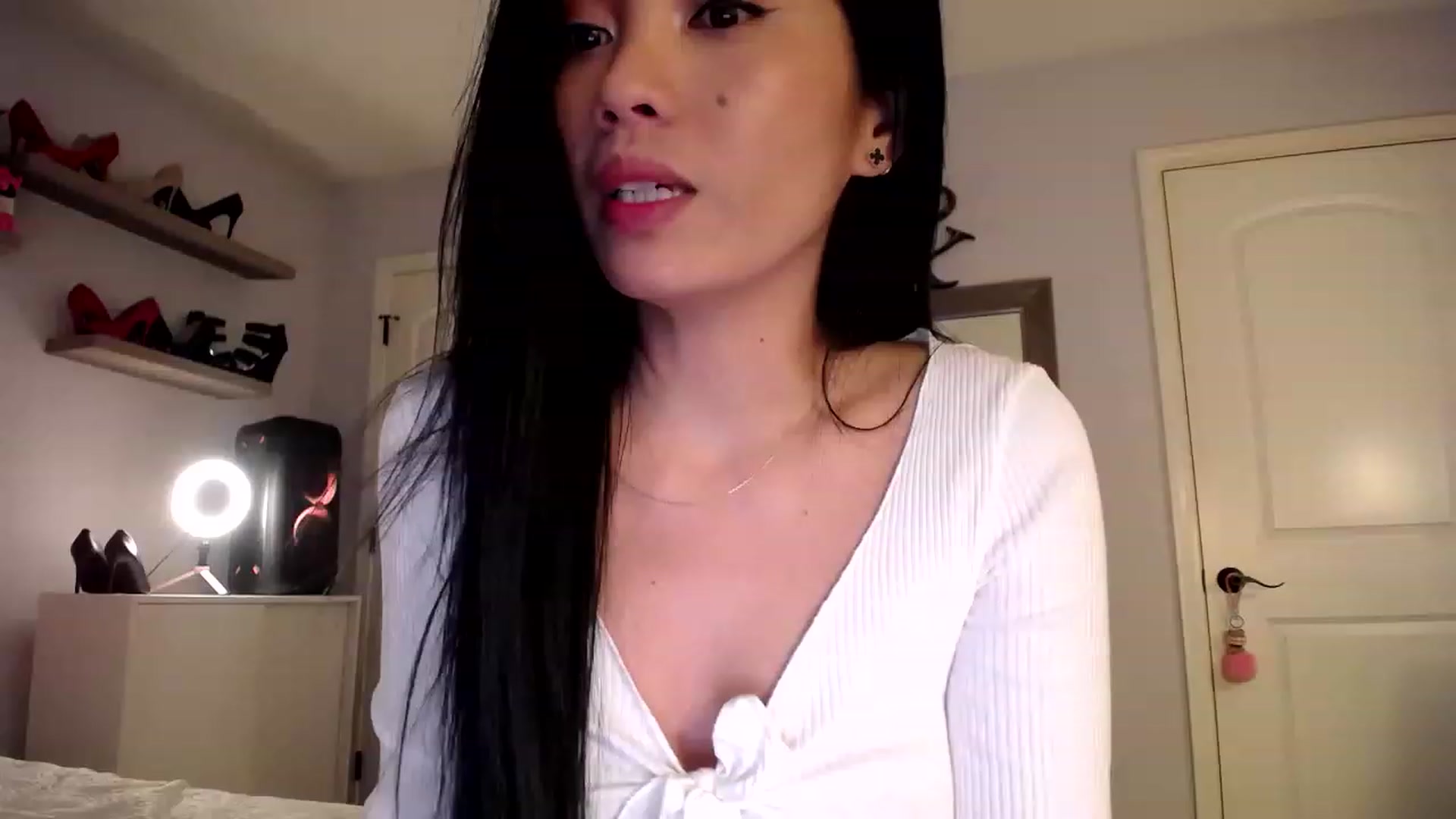 Gallery image thumbnail from AsianLuv_4U's myfreecams stream on, 01/30/2023, 19:58 image 2 of 20
