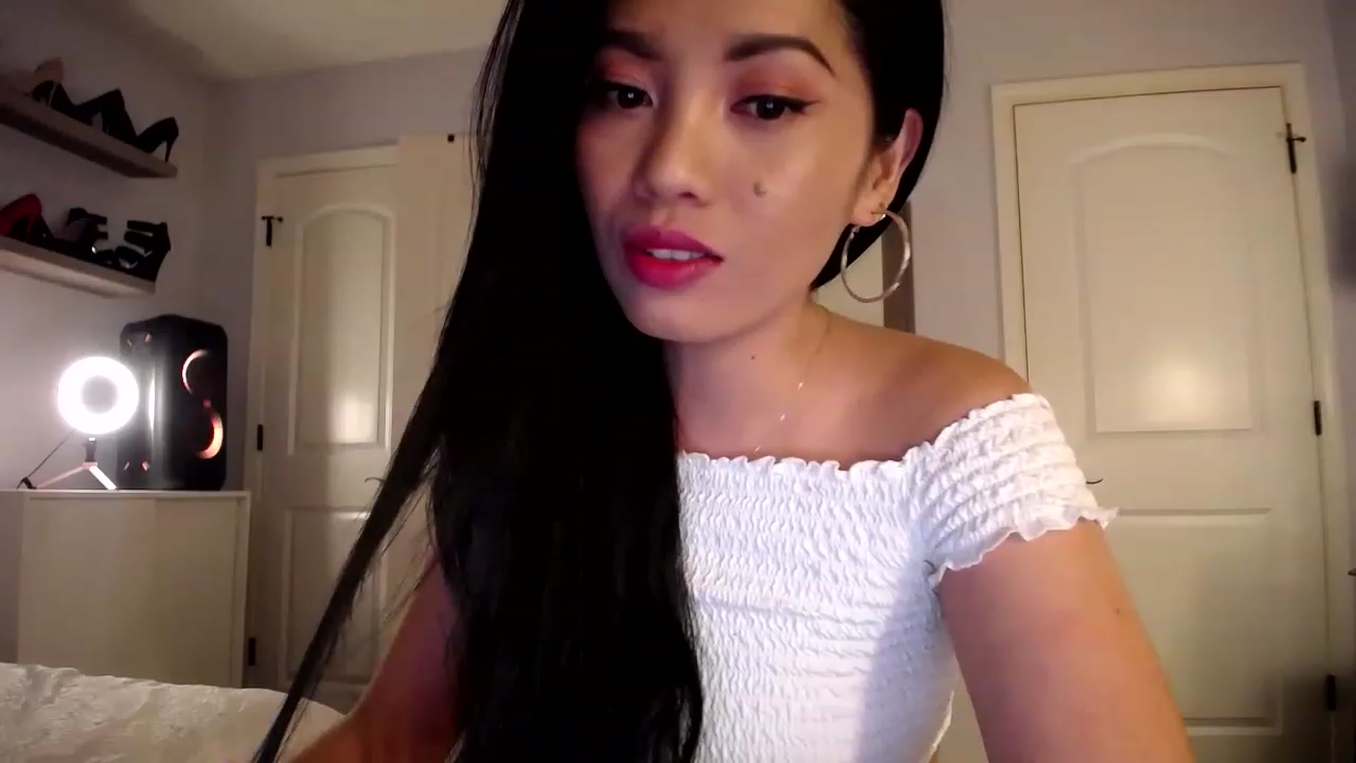 Gallery image thumbnail from AsianLuv_4U's myfreecams stream on, 02/10/2023, 18:17 image 3 of 20