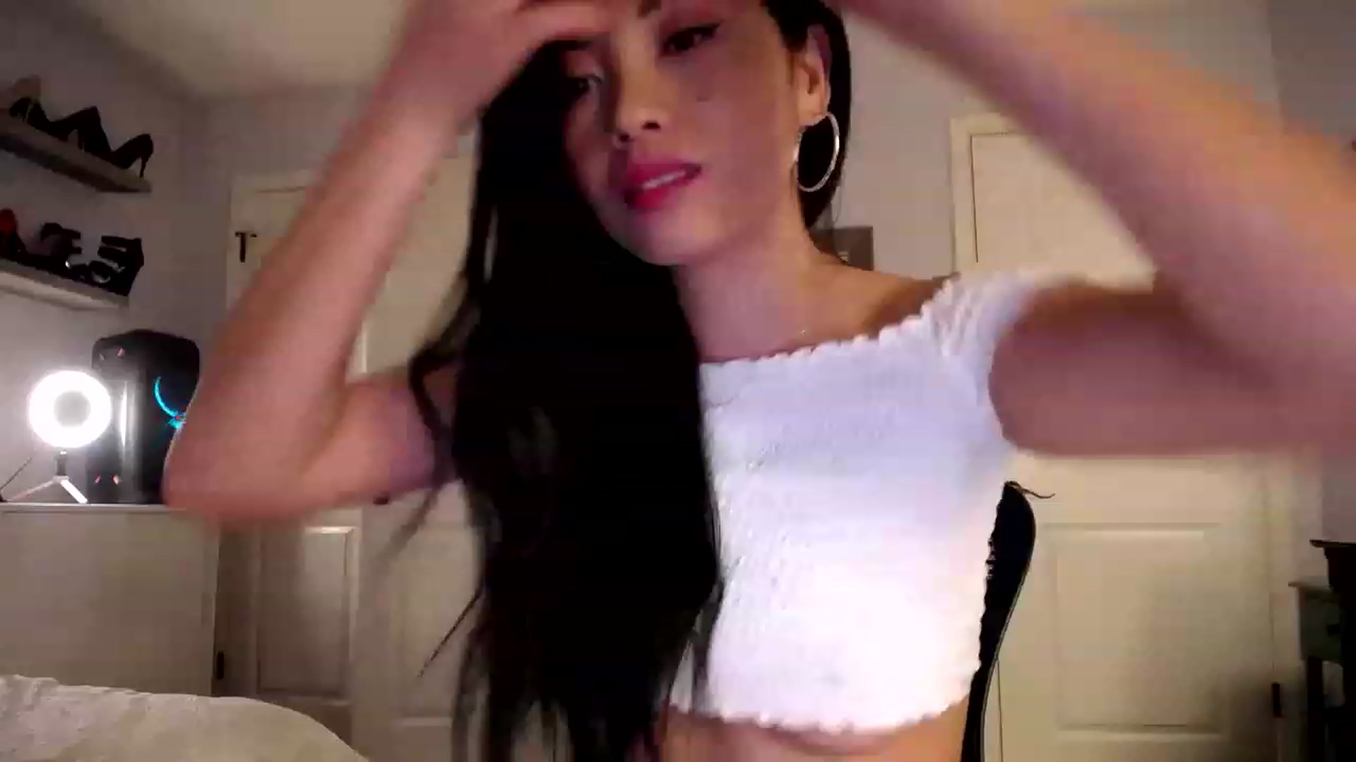 Gallery image thumbnail from AsianLuv_4U's myfreecams stream on, 02/10/2023, 18:17 image 10 of 20