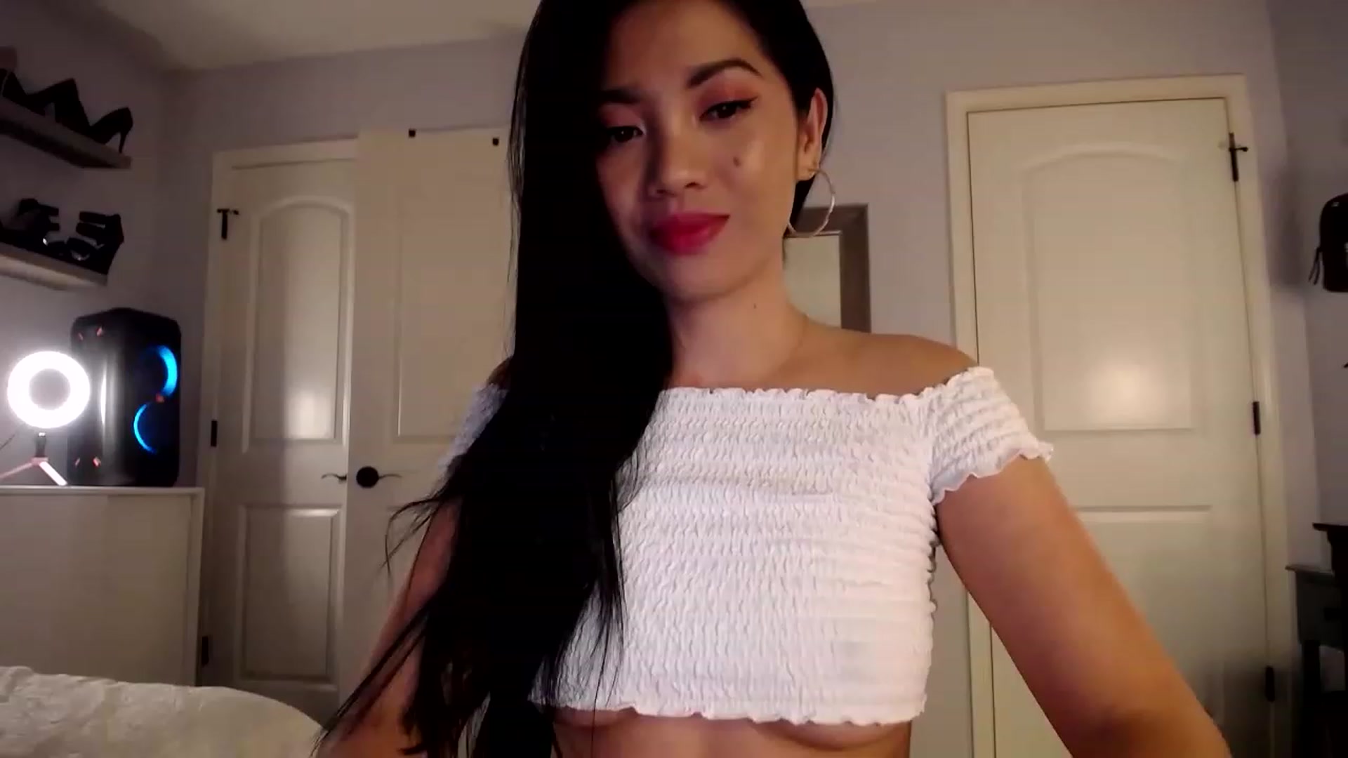 Gallery image thumbnail from AsianLuv_4U's myfreecams stream on, 02/10/2023, 18:17 image 2 of 20