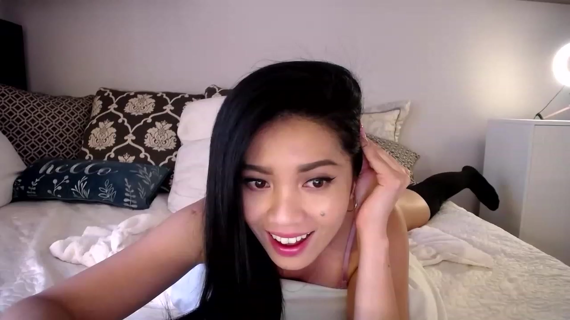 Gallery image thumbnail from AsianLuv_4U's myfreecams stream on, 02/17/2023, 20:21 image 4 of 20