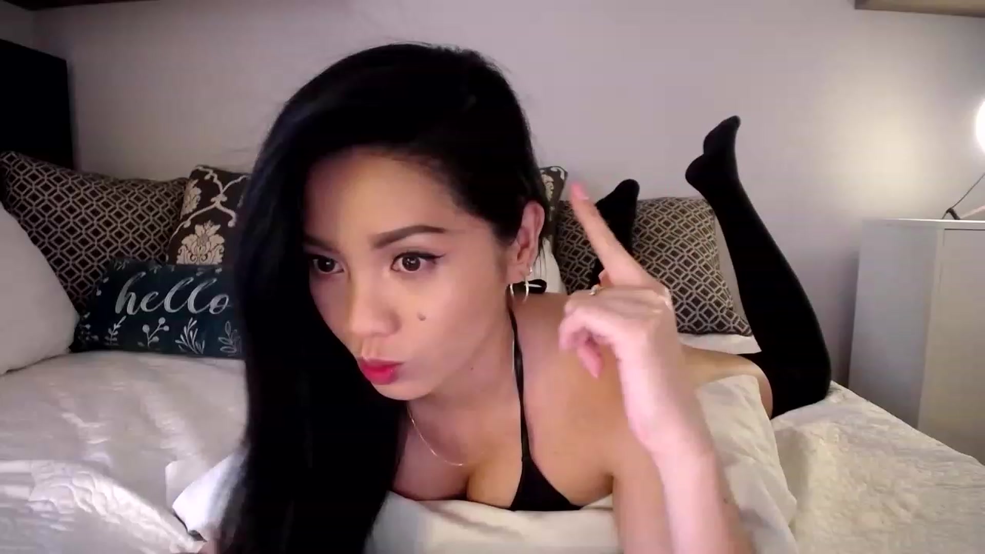 Gallery image thumbnail from AsianLuv_4U's myfreecams stream on, 02/19/2023, 18:30 image 3 of 20