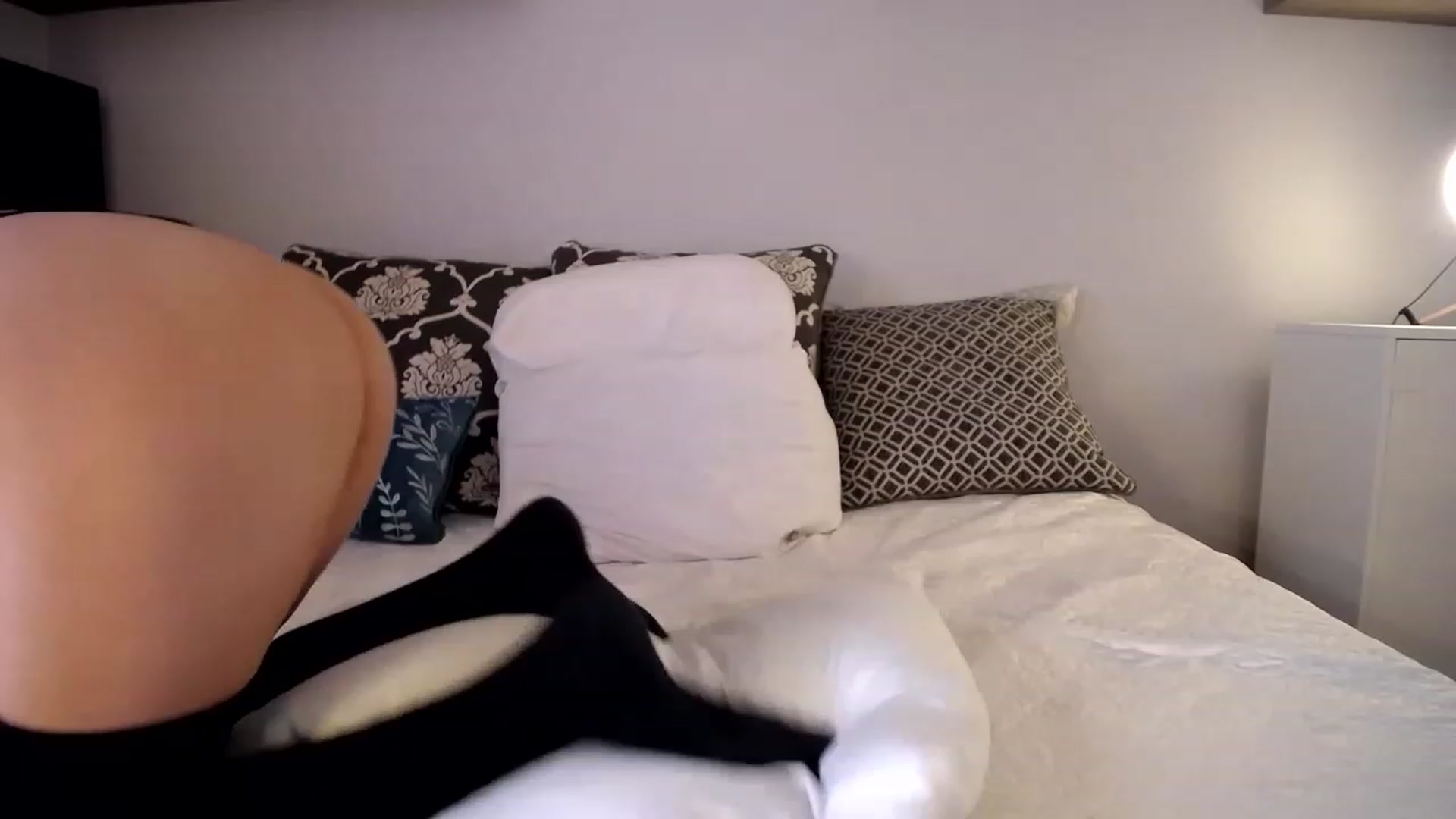 Gallery image thumbnail from AsianLuv_4U's myfreecams stream on, 02/19/2023, 18:30 image 6 of 20