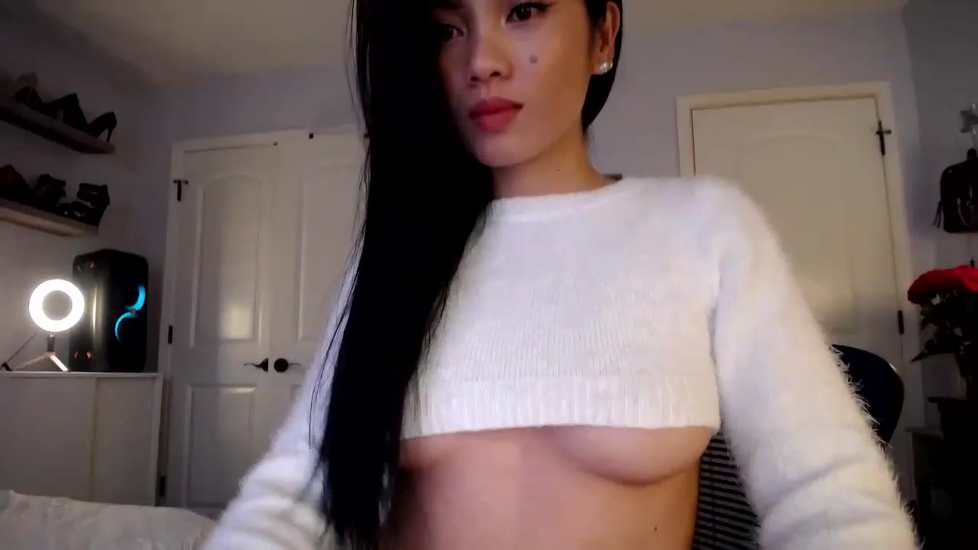 Gallery image thumbnail from AsianLuv_4U's myfreecams stream on, 02/20/2023, 18:07 image 18 of 20