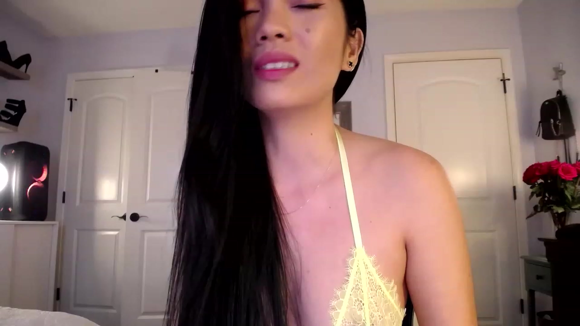 Gallery image thumbnail from AsianLuv_4U's myfreecams stream on, 02/23/2023, 18:25 image 14 of 20