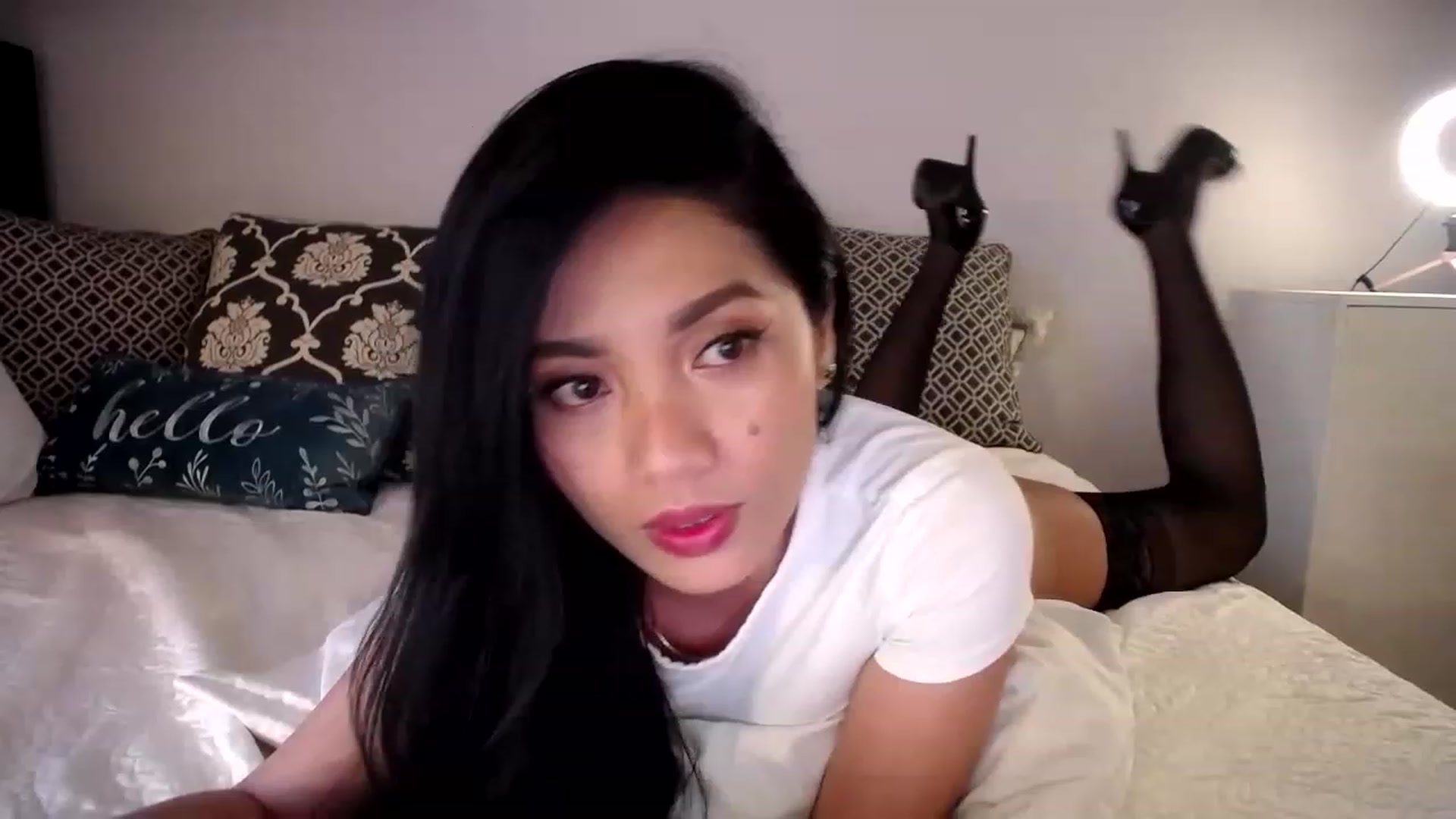 Gallery image thumbnail from AsianLuv_4U's myfreecams stream on, 02/24/2023, 18:40 image 8 of 20