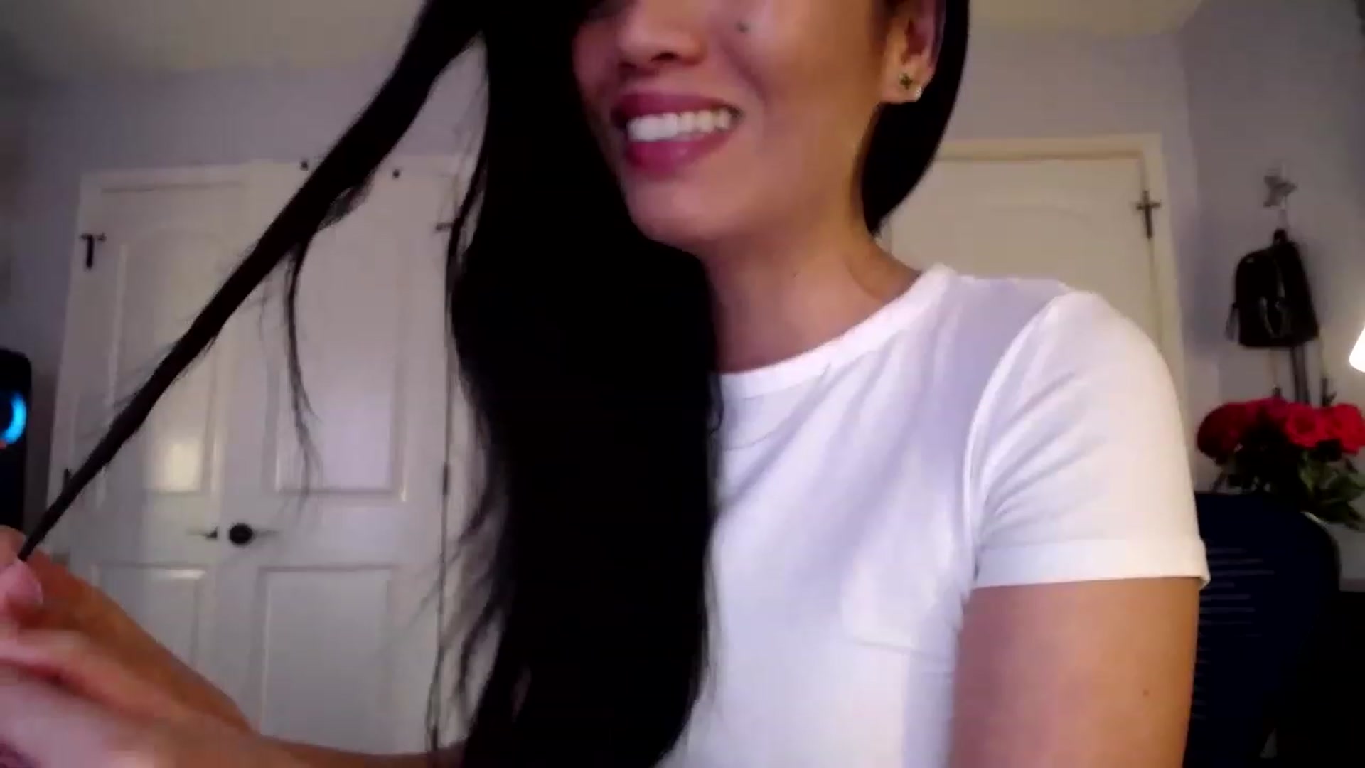 Gallery image thumbnail from AsianLuv_4U's myfreecams stream on, 02/24/2023, 20:31 image 20 of 20