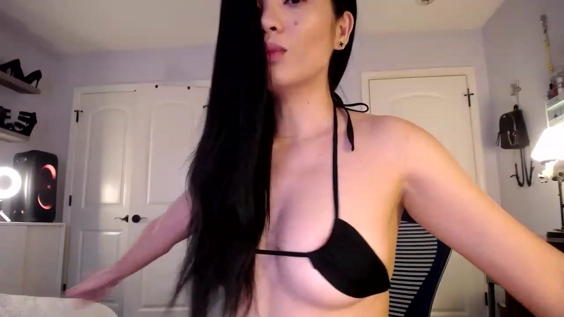 Gallery image thumbnail from AsianLuv_4U's myfreecams stream on, 03/08/2023, 18:18 image 20 of 20
