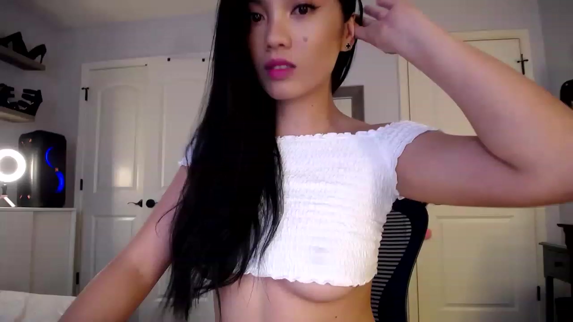 Gallery image thumbnail from AsianLuv_4U's myfreecams stream on, 03/14/2023, 17:48 image 3 of 20