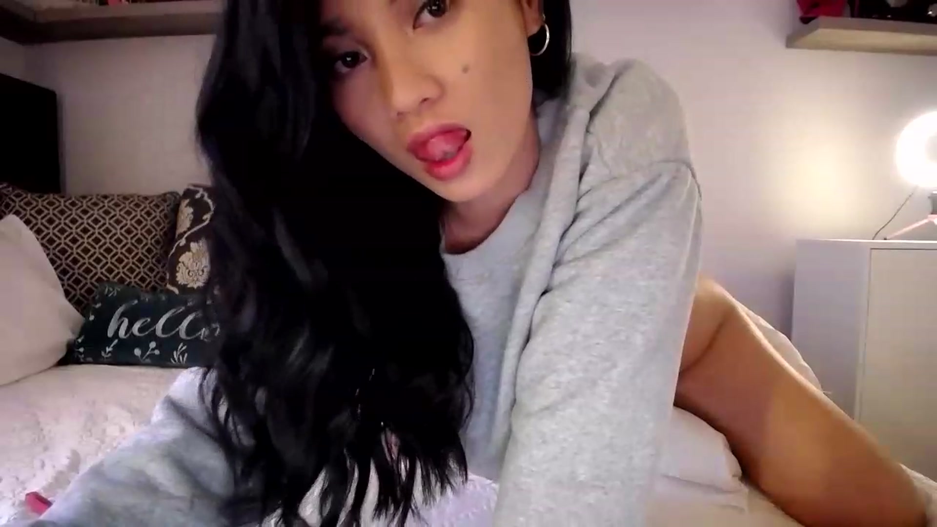 Gallery image thumbnail from AsianLuv_4U's myfreecams stream on, 03/17/2023, 18:00 image 10 of 20
