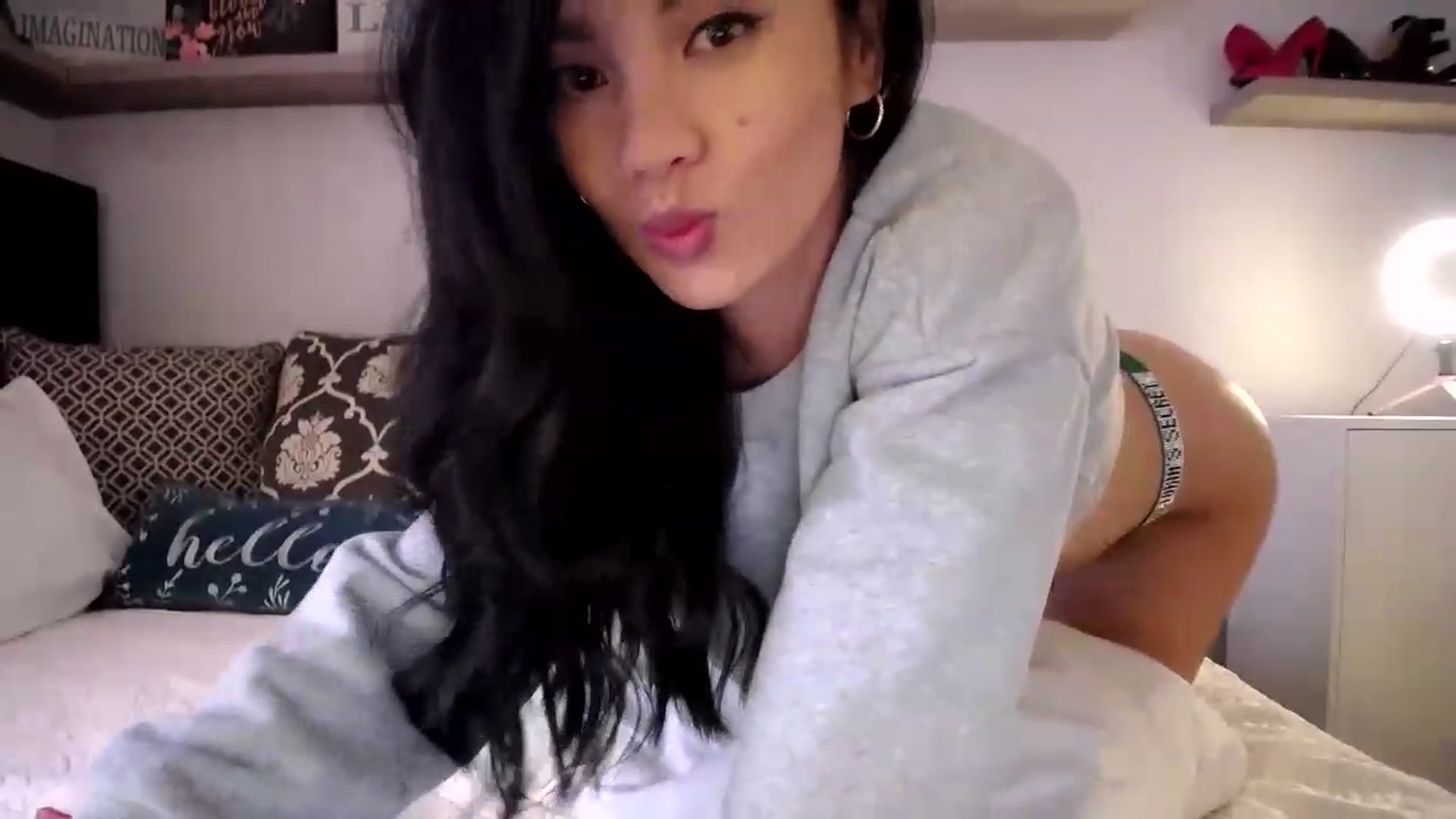 Gallery image thumbnail from AsianLuv_4U's myfreecams stream on, 03/17/2023, 18:00 image 19 of 20