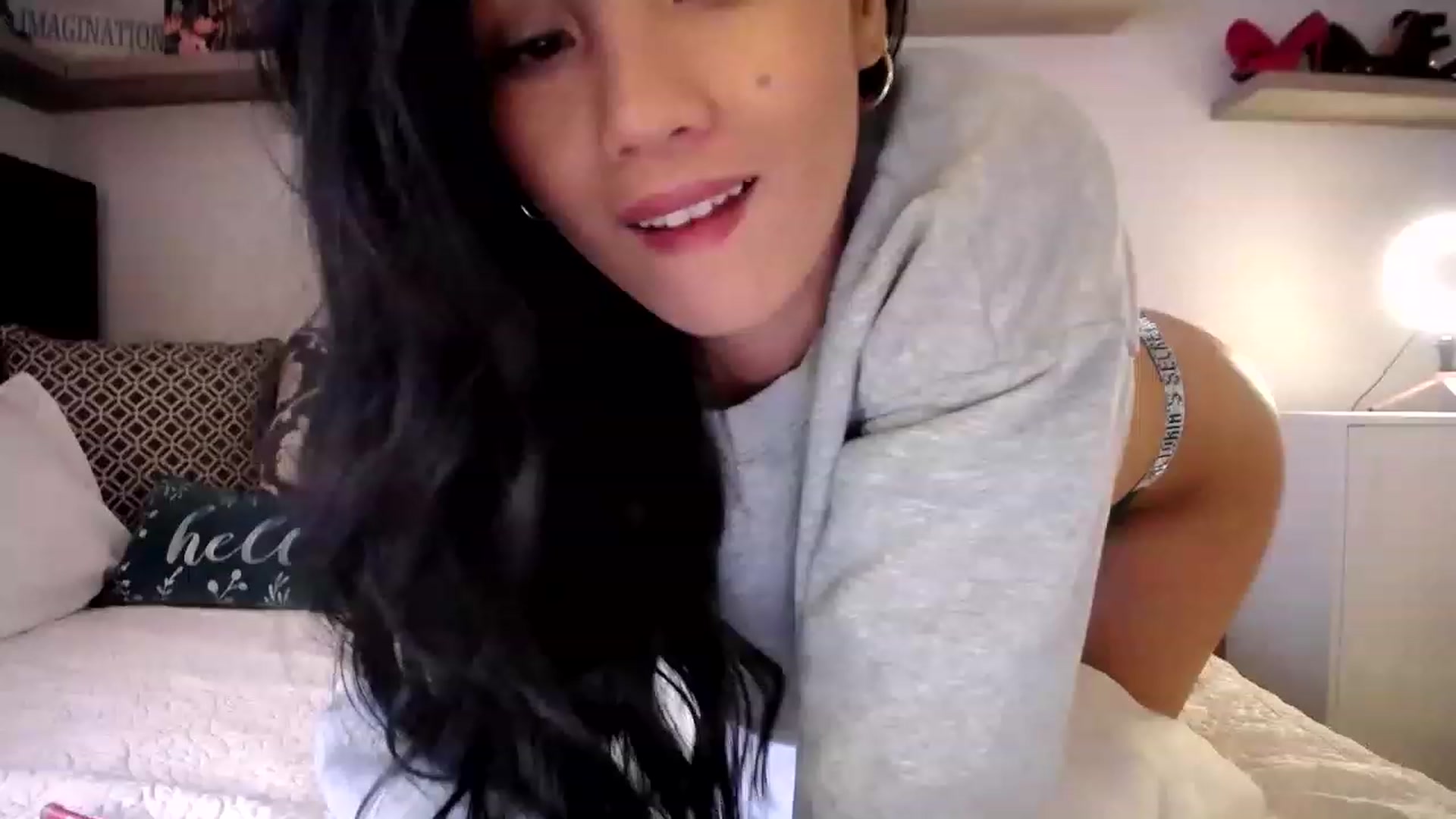 Gallery image thumbnail from AsianLuv_4U's myfreecams stream on, 03/17/2023, 18:00 image 18 of 20
