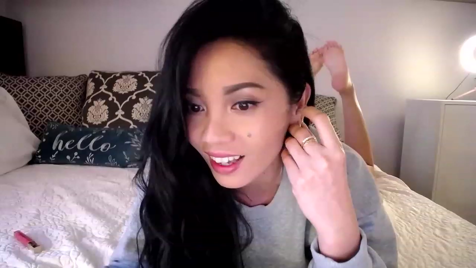 Gallery image thumbnail from AsianLuv_4U's myfreecams stream on, 03/17/2023, 18:00 image 14 of 20