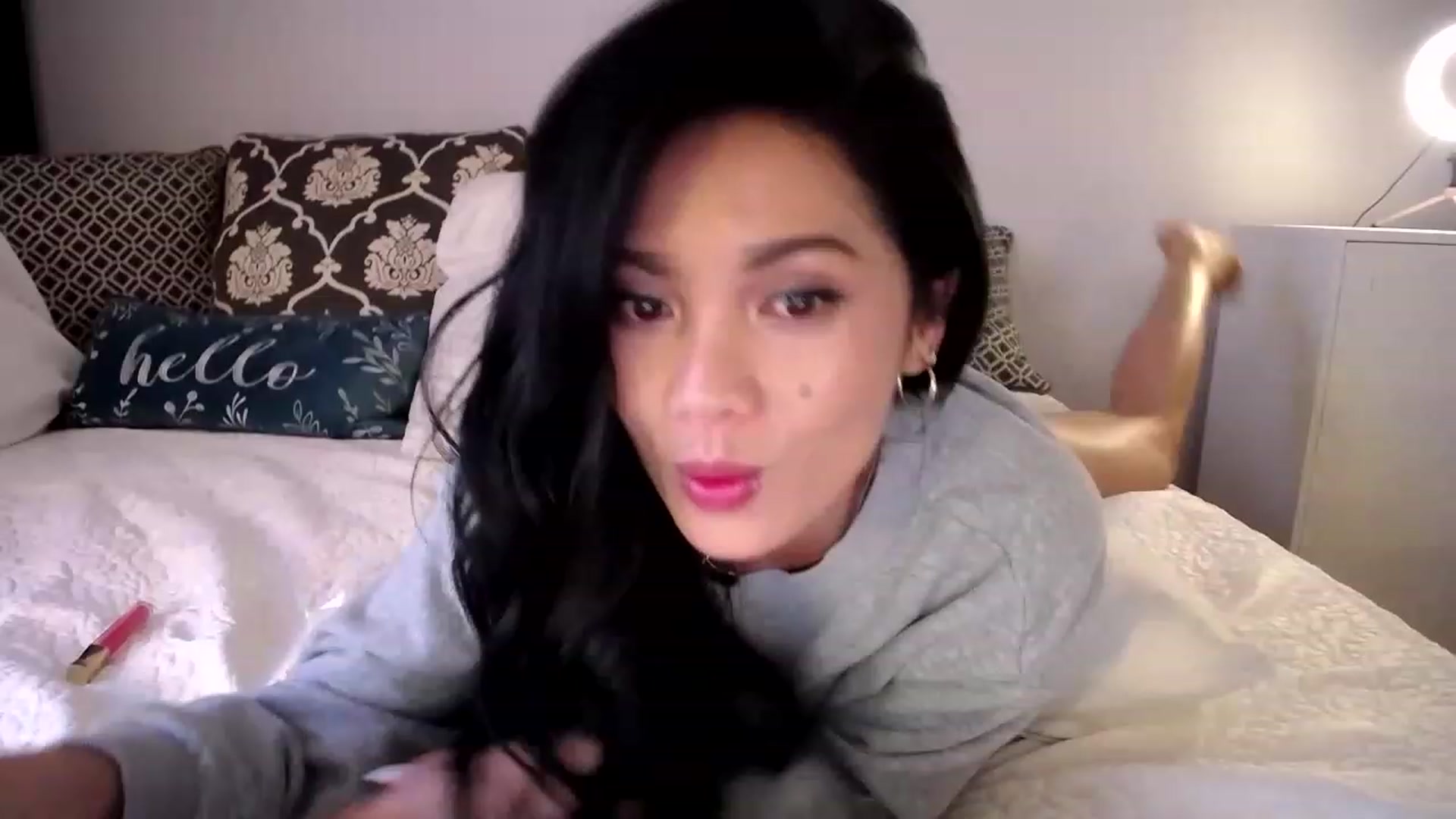 Gallery image thumbnail from AsianLuv_4U's myfreecams stream on, 03/17/2023, 18:44 image 18 of 20