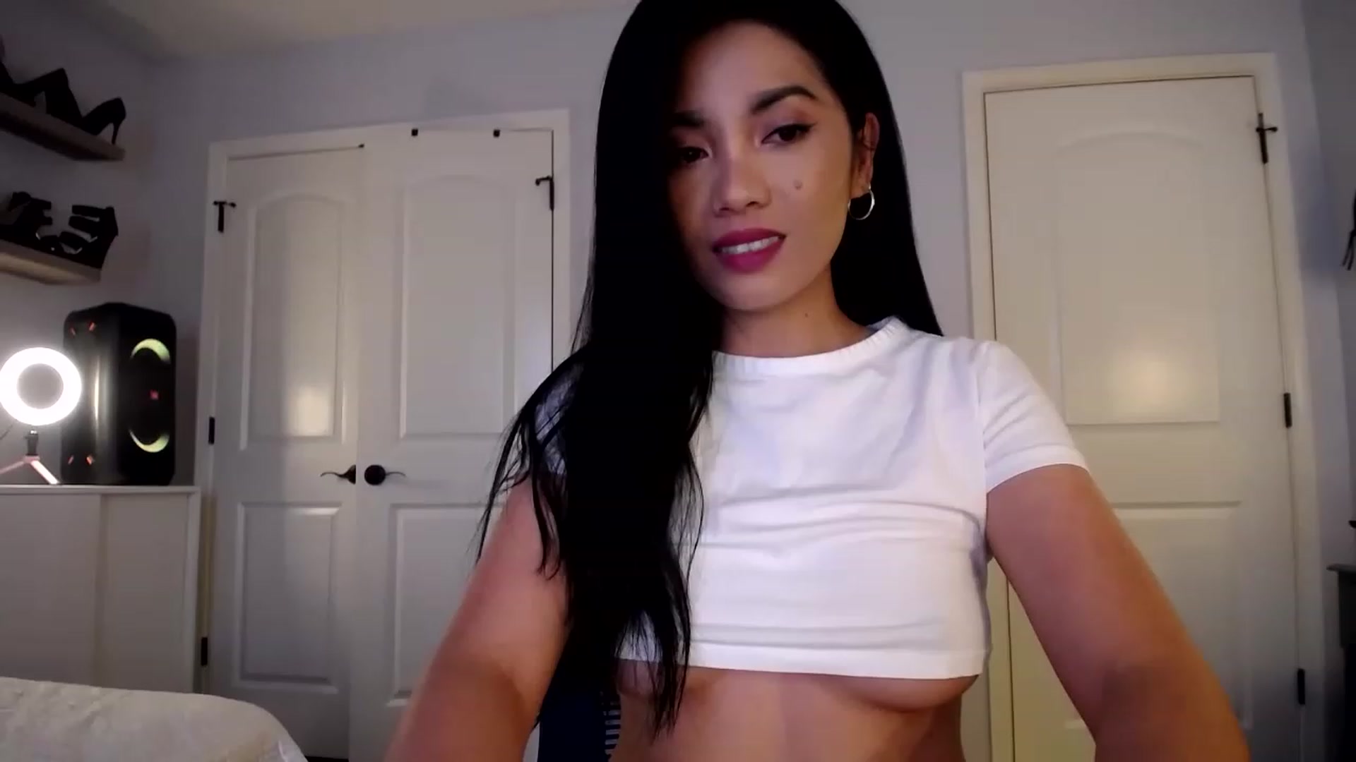 Gallery image thumbnail from AsianLuv_4U's myfreecams stream on, 03/25/2023, 19:20 image 1 of 20