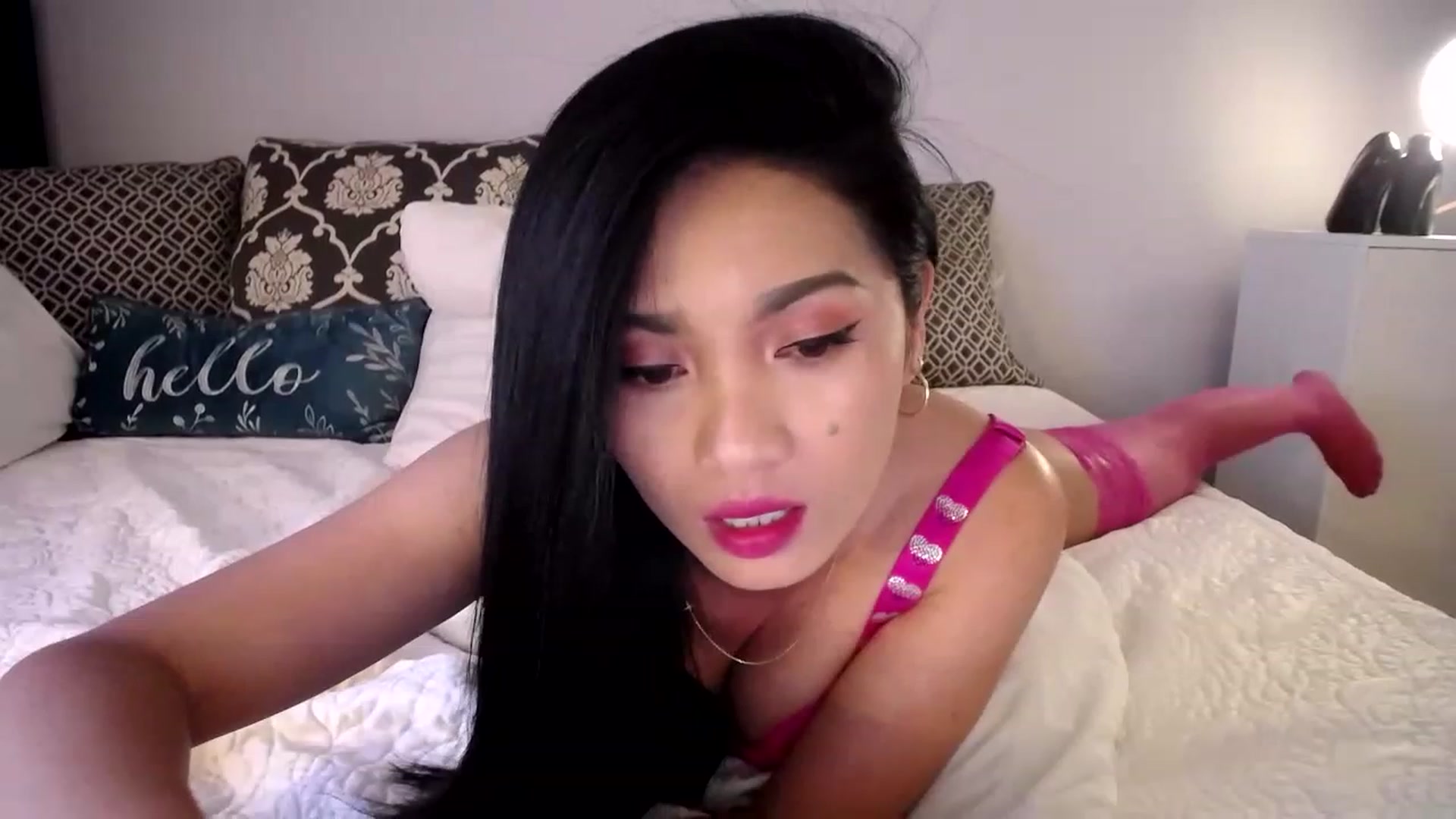 Gallery image thumbnail from AsianLuv_4U's myfreecams stream on, 03/26/2023, 18:31 image 8 of 20