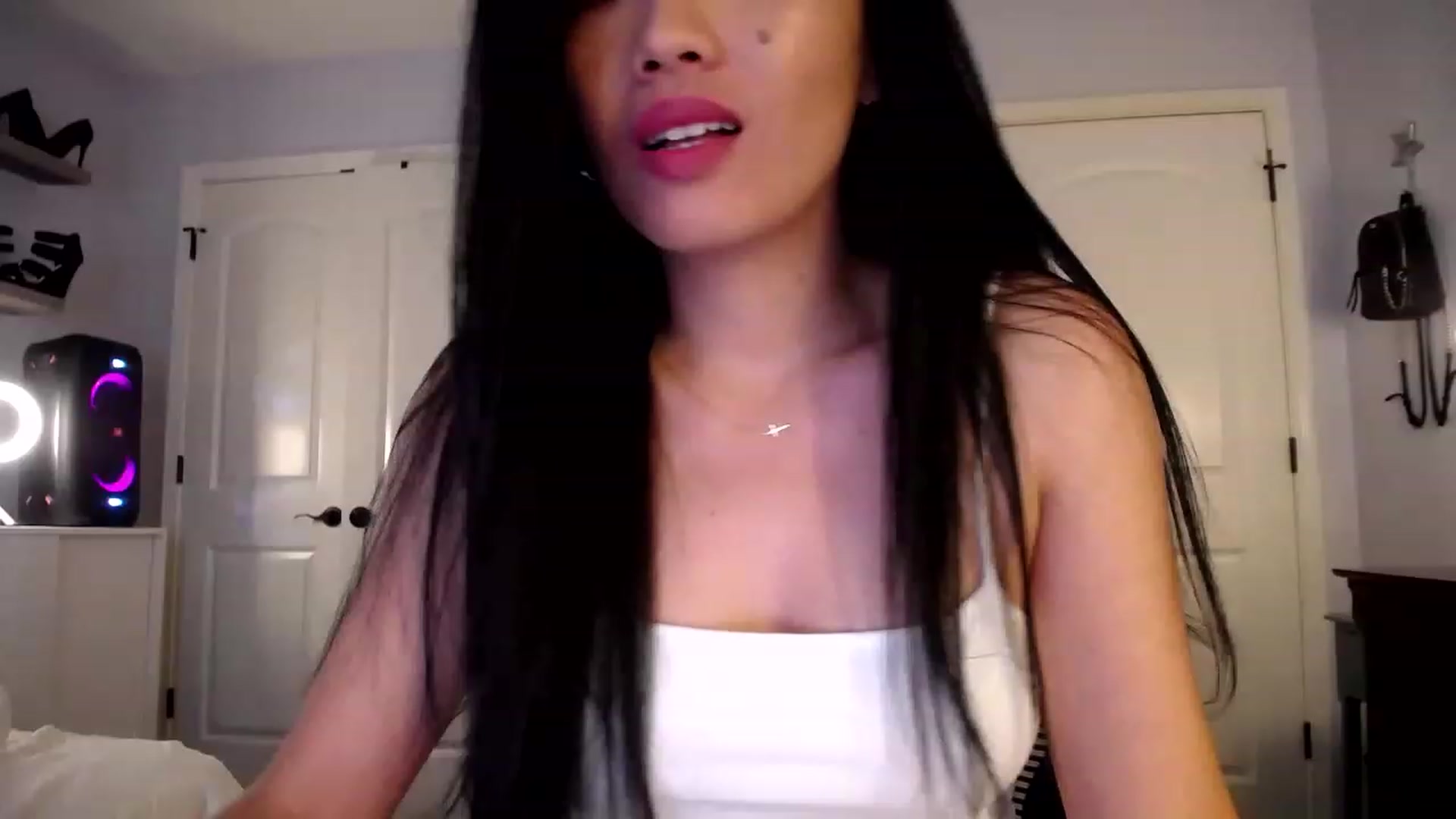 Gallery image thumbnail from AsianLuv_4U's myfreecams stream on, 04/18/2023, 17:57 image 7 of 20
