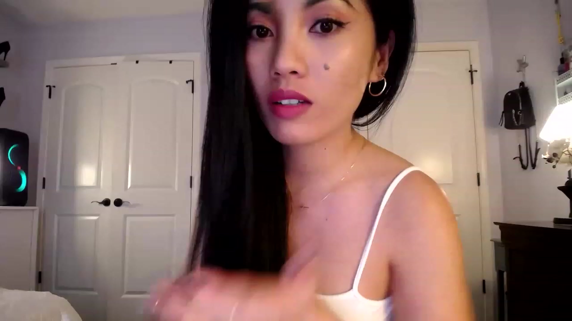 Gallery image thumbnail from AsianLuv_4U's myfreecams stream on, 04/18/2023, 17:57 image 18 of 20