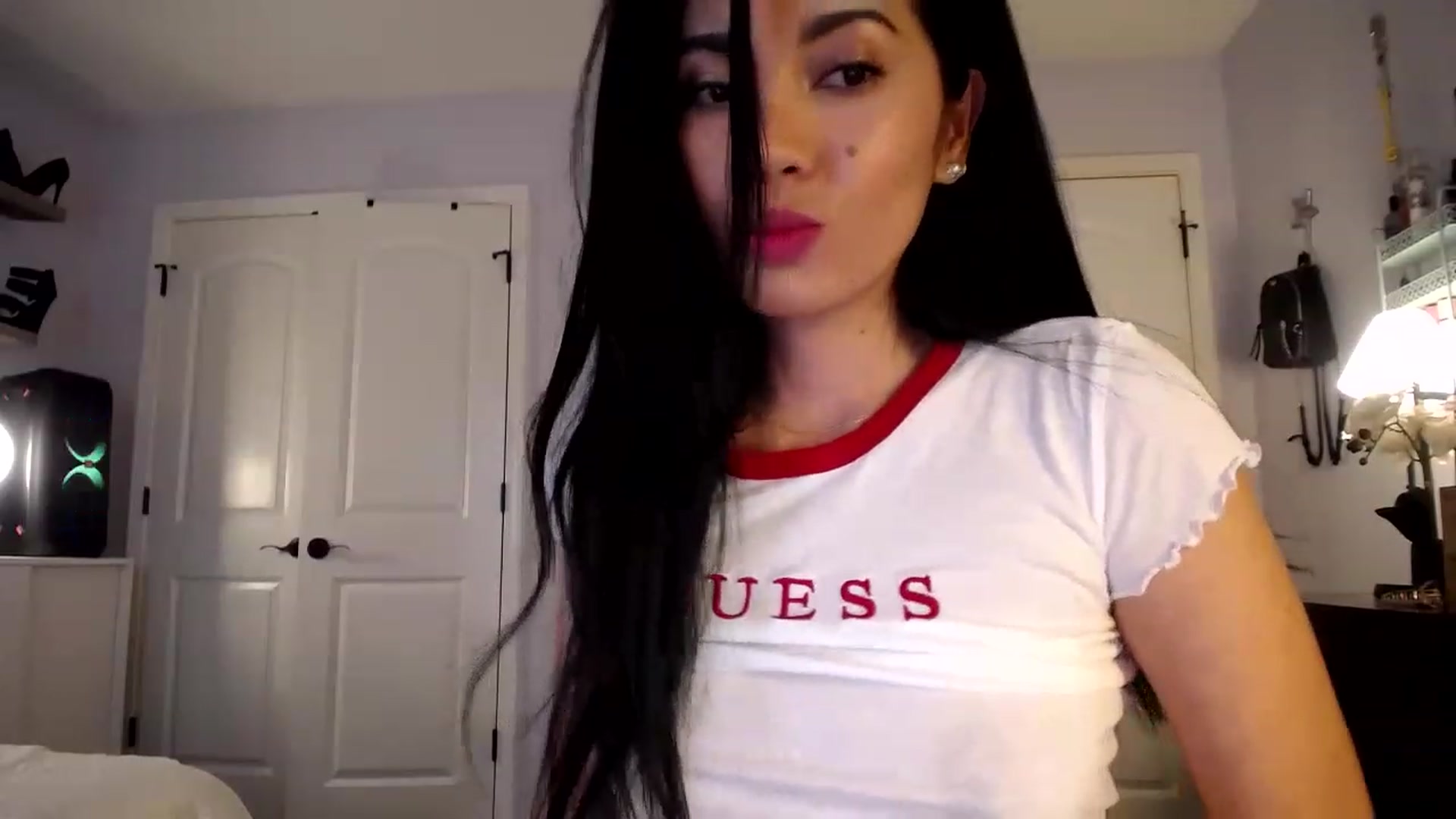 Gallery image thumbnail from AsianLuv_4U's myfreecams stream on, 04/19/2023, 18:37 image 8 of 20