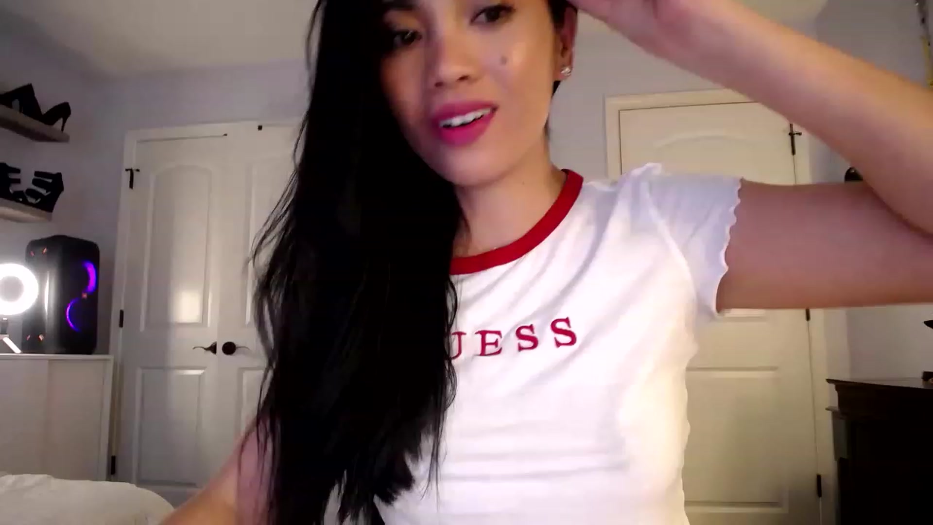 Gallery image thumbnail from AsianLuv_4U's myfreecams stream on, 04/19/2023, 18:37 image 5 of 20