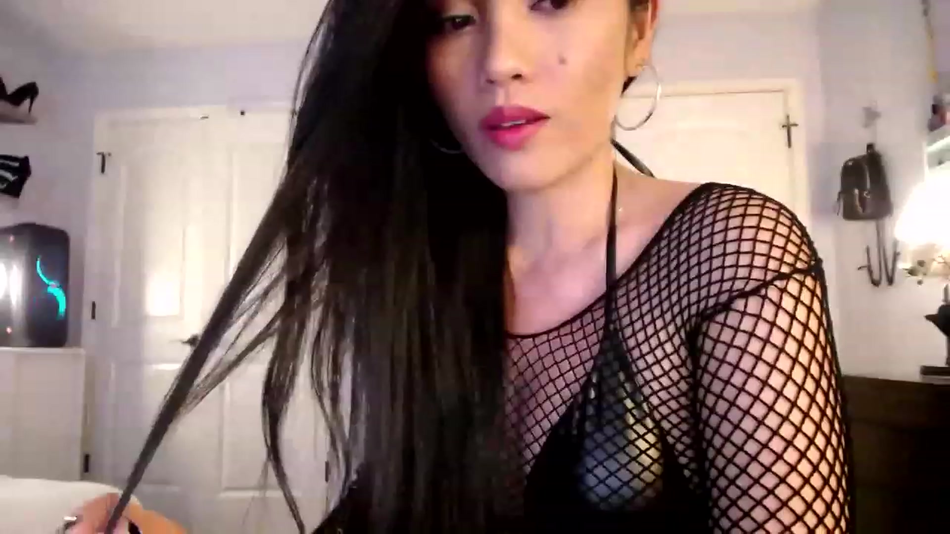 Gallery image thumbnail from AsianLuv_4U's myfreecams stream on, 04/20/2023, 17:53 image 7 of 20