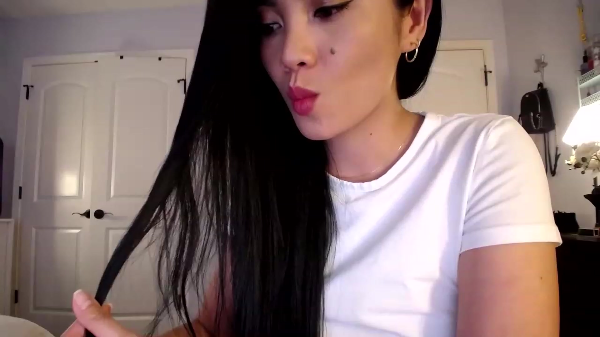 Gallery image thumbnail from AsianLuv_4U's myfreecams stream on, 04/30/2023, 18:25 image 6 of 20