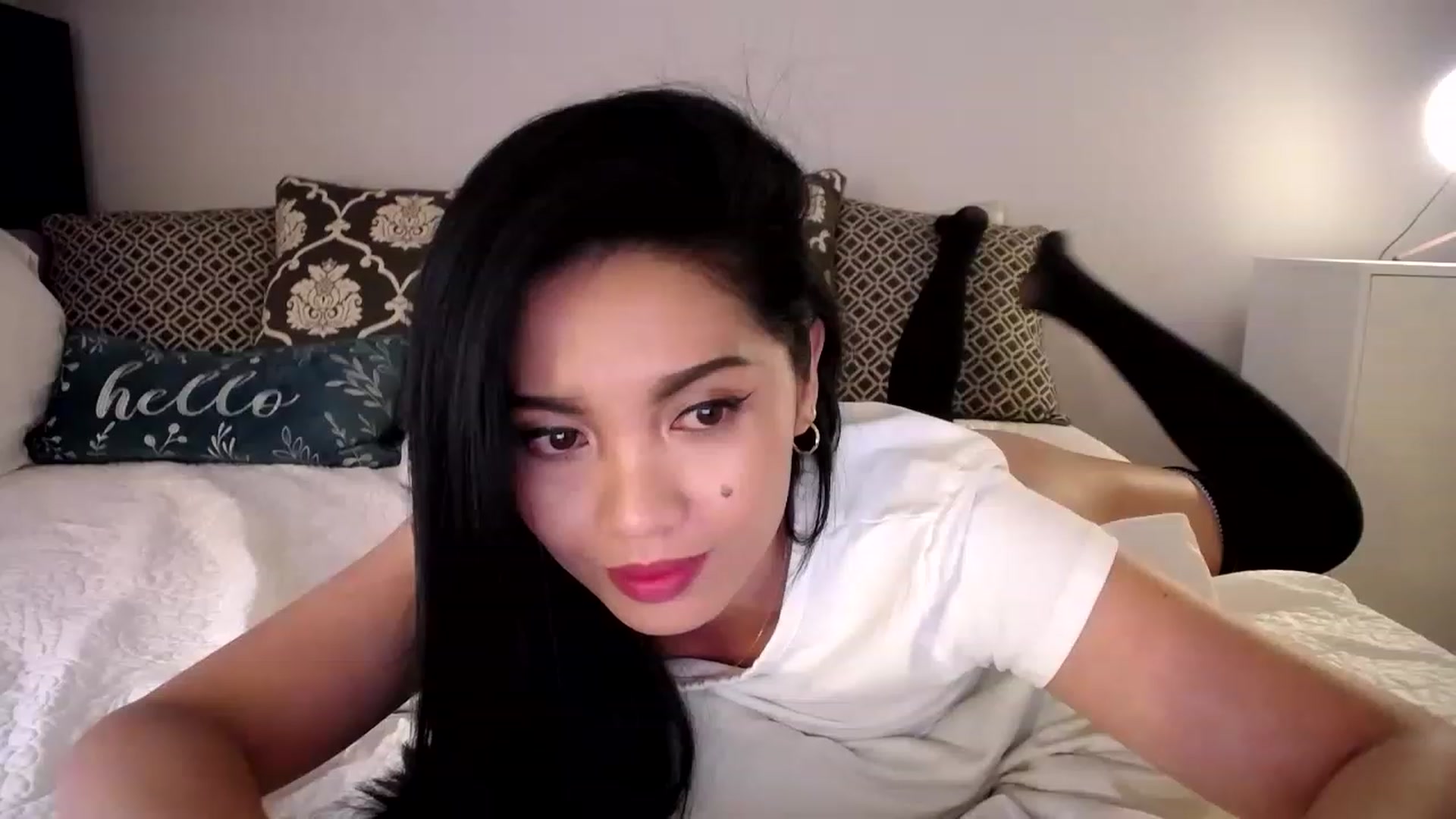 Gallery image thumbnail from AsianLuv_4U's myfreecams stream on, 04/30/2023, 18:25 image 12 of 20